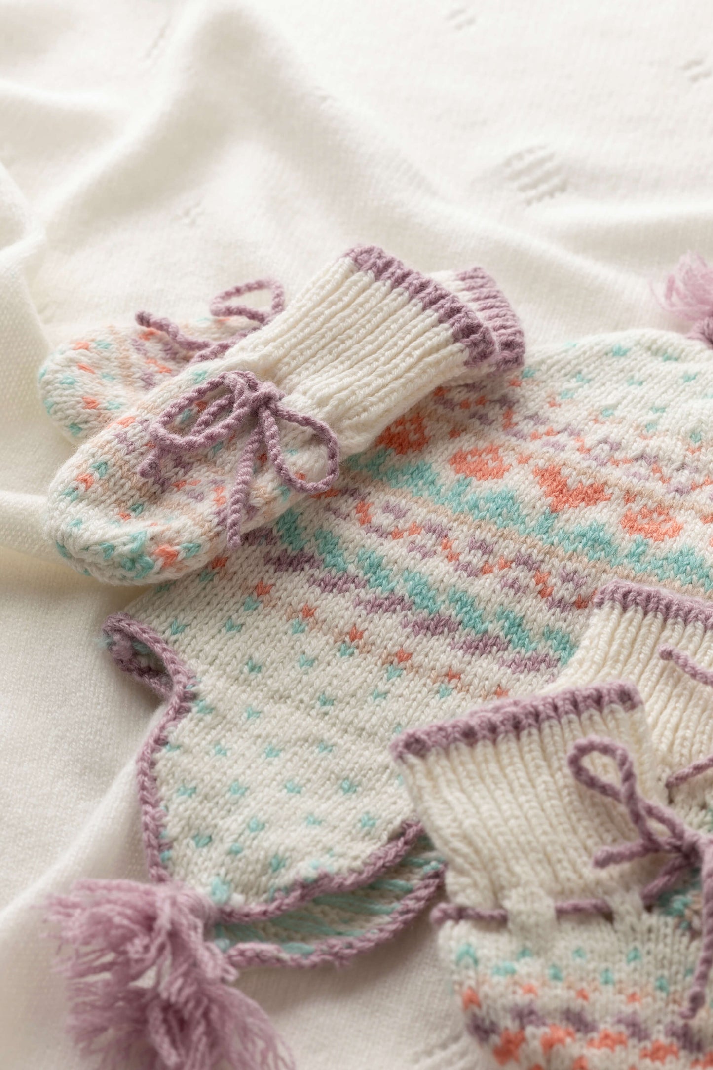 Johnstons of Elgin Baby Handknits Guimauve Hand Knitted Cashmere Fairisle Baby Mittens JA000137SE4845