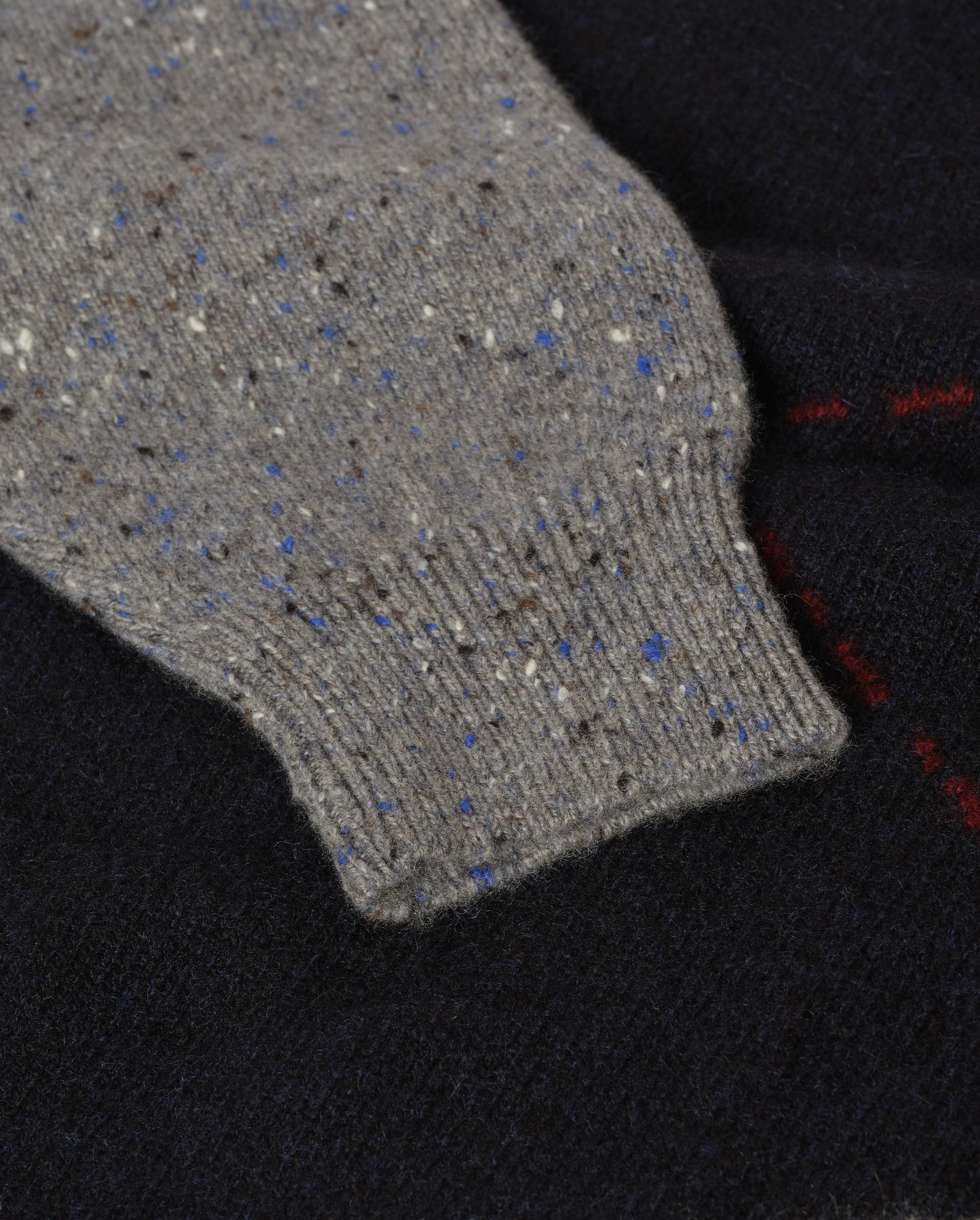 JOHNSTONS OF ELGIN MONTEITH CREW SWEATER DONEGAL CASHMERE EXPLODED ARGYLE CREW SWEATER GREY 100% CASHMERE KAA06033JU1639