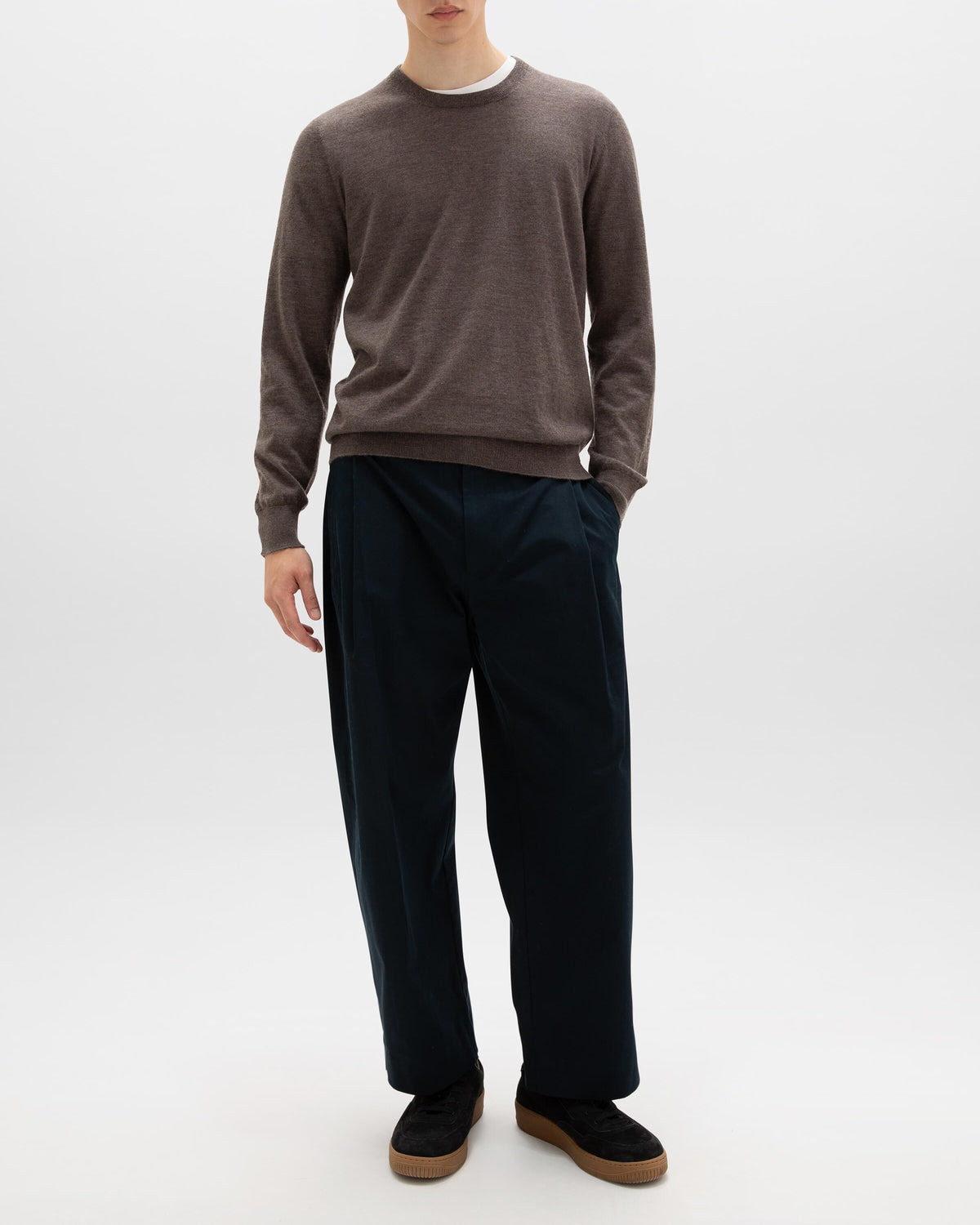 Johnstons of Elgin AW24 Unisex Knitwear Ash Unisex Superfine Cashmere Round Neck KAI05241HB7092