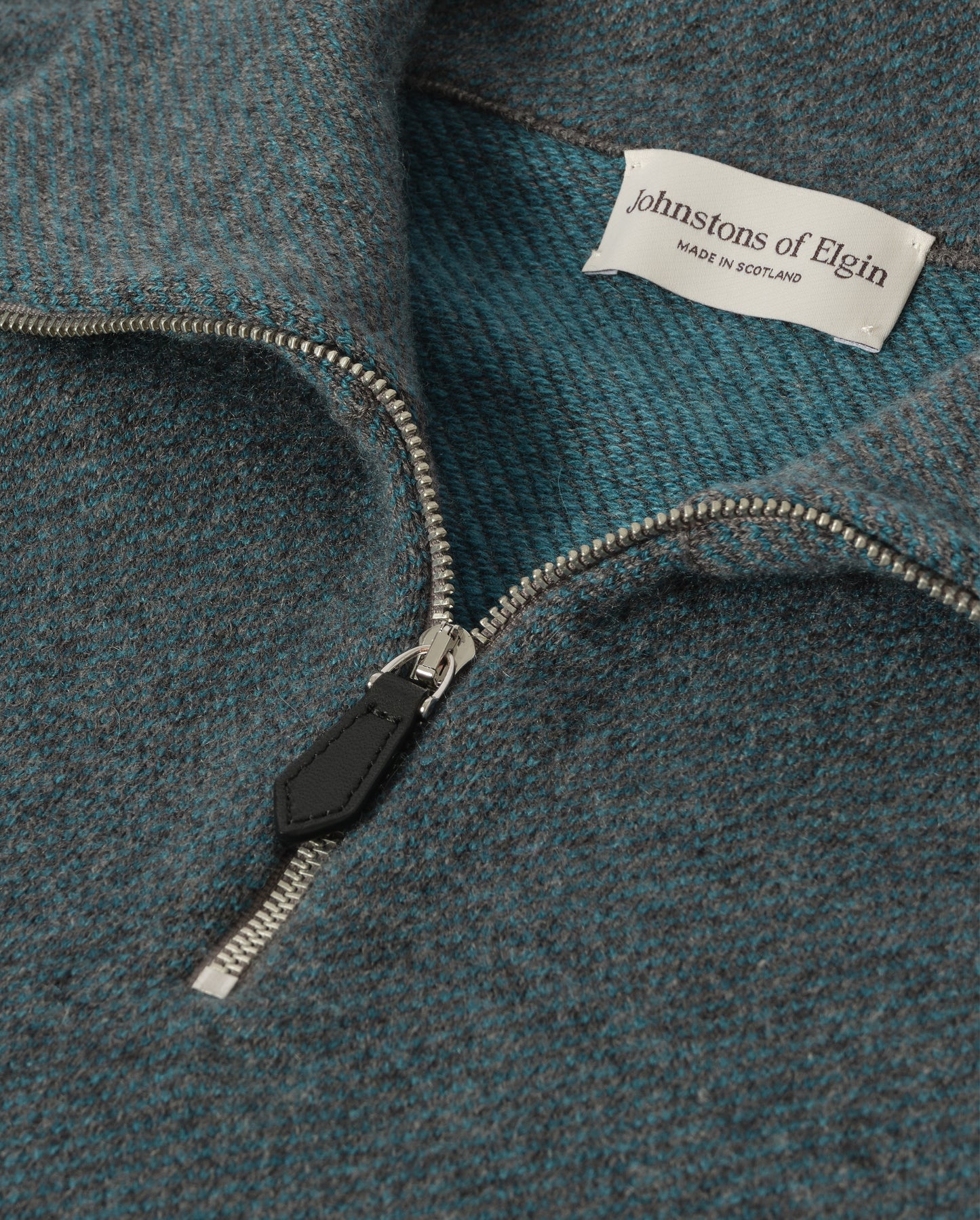 JOHNSTONS OF ELGIN TWEEL HALF ZIP SWEATER CASHMERE ZIP NECK TWILL STITCH SWEATER - 2 PLY GREY & GREEN 100% CASHMERE KAP06137Q26308