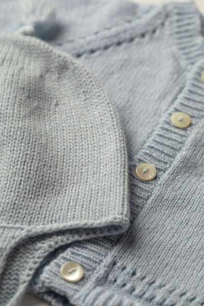 Johnstons of Elgin Baby Handknits Powder Blue Hand Knit Cashmere Baby Cardigan & Cashmere Beanie Giftset AW21GIFTSET19C