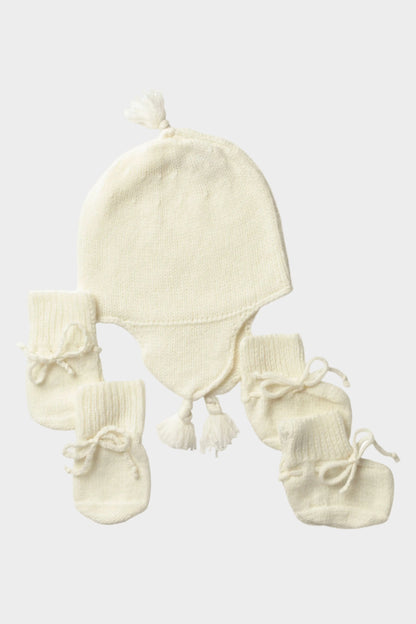 Johnstons of Elgin’s Baby's 1st Cashmere Accessories Gift Set with White AW21GIFTSET20A