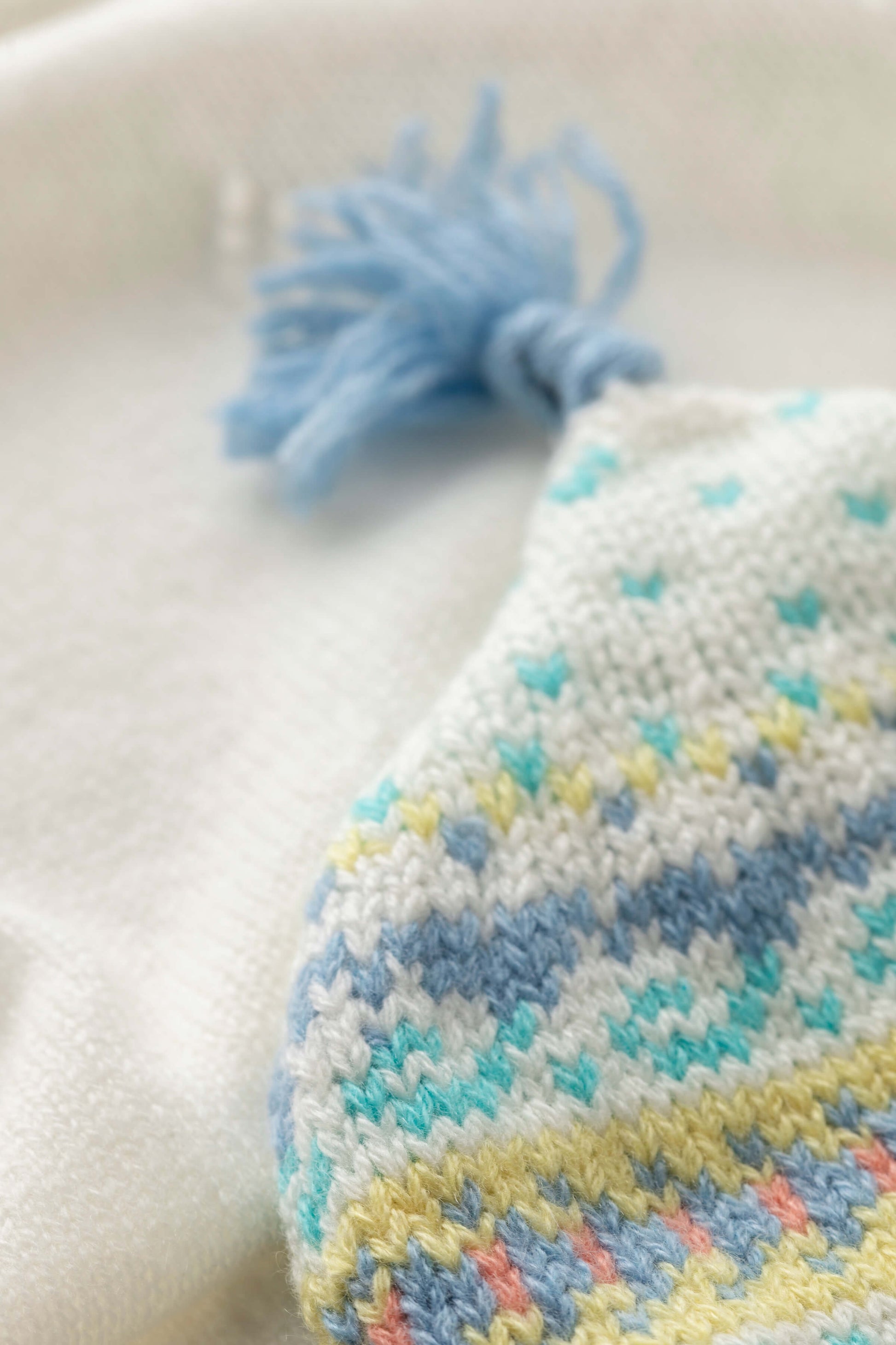 Johnstons of Elgin Baby Handknits Skyline Hand Knitted Cashmere Fairisle Baby Hat JA000133SD0309