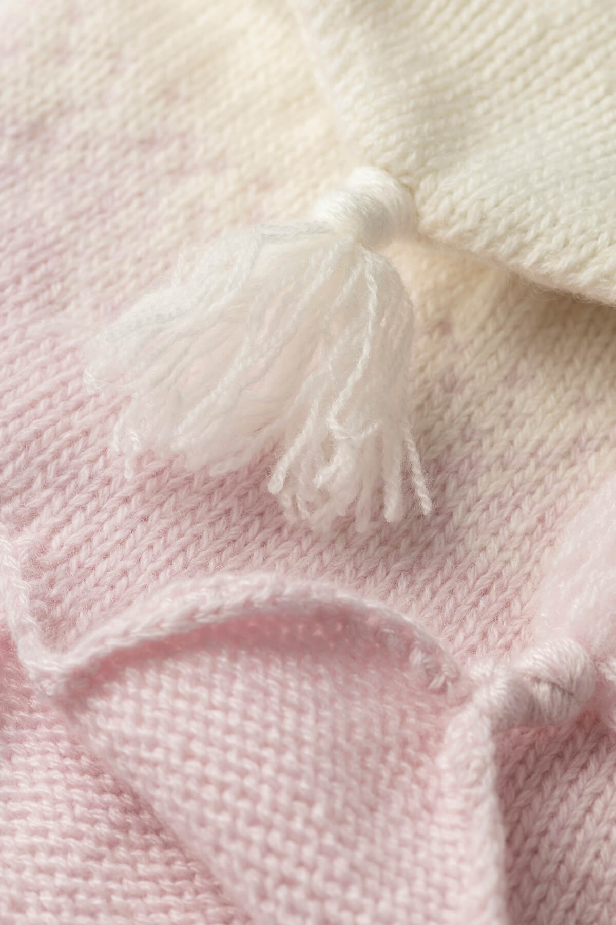 Johnstons of Elgin Hand Knitted Ombre Cashmere Baby Hat in Blush JA000115SE0208