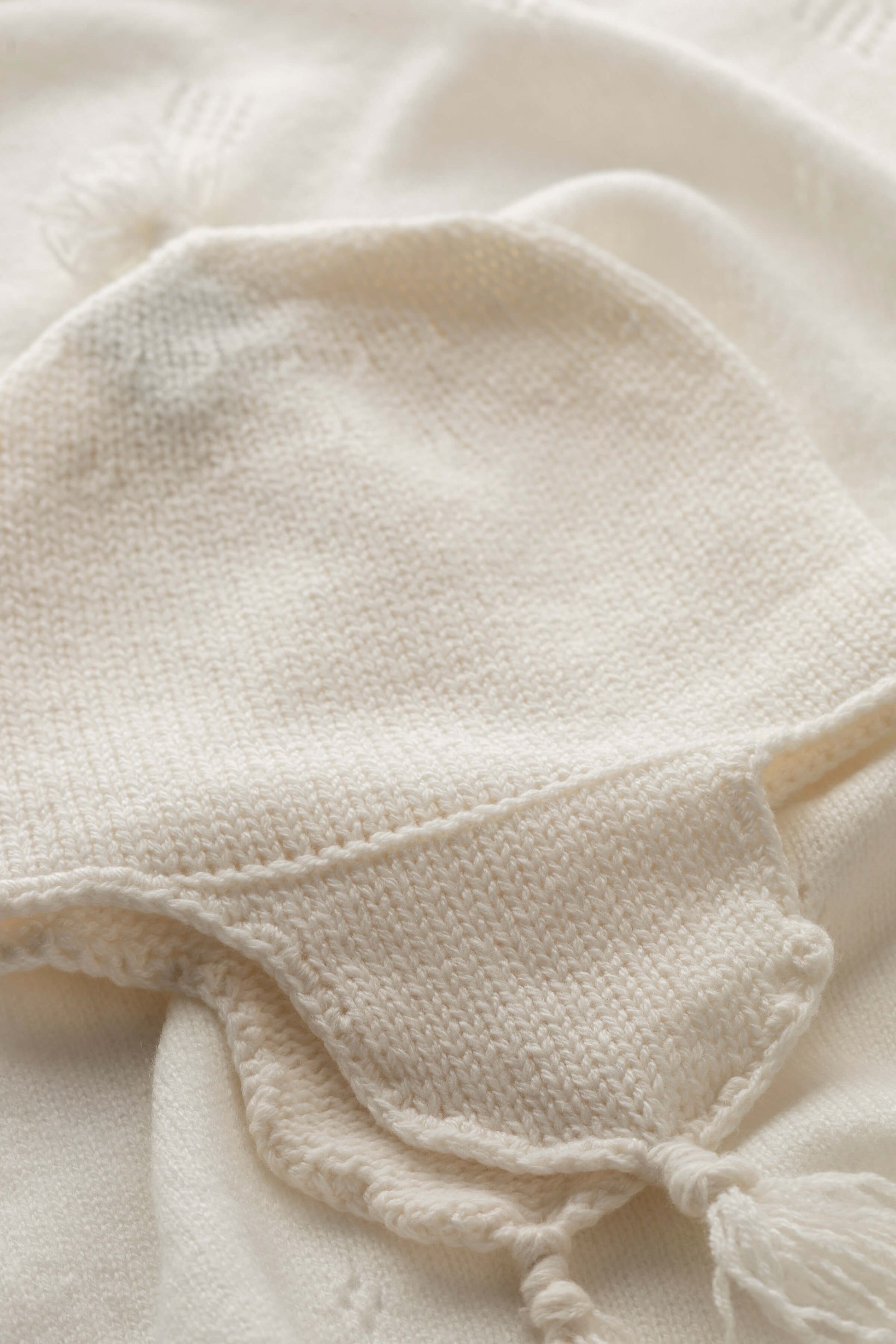 Johnstons of Elgin Baby Handknits ECRU Hand Knit Cashmere Baby Cardigan & Cashmere Beanie Giftset JA000139SA0132ONE