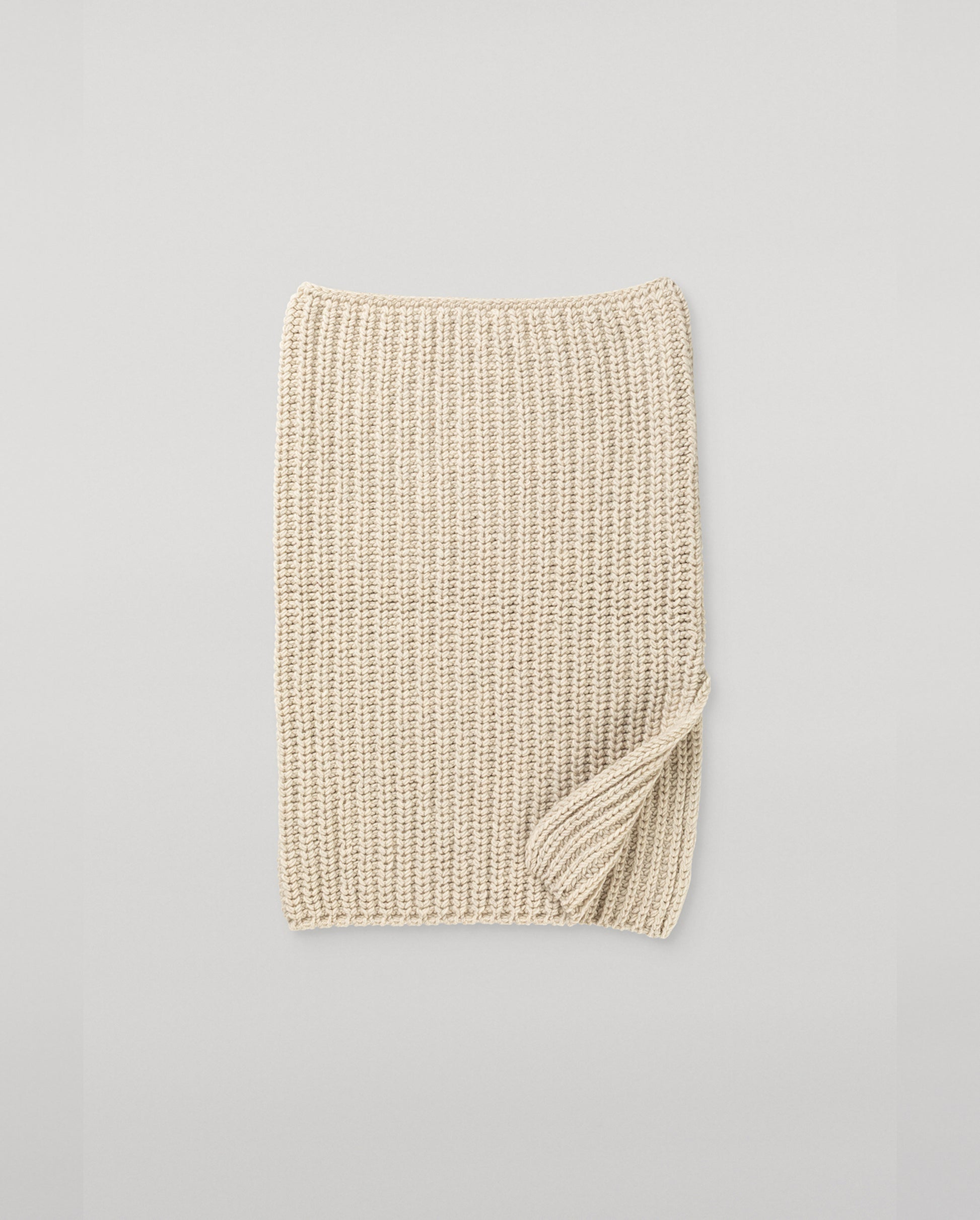 JOHNSTONS OF ELGIN CASHMERE LUXE COWIE RIB SNOOD WITH SHOULDER SPLIT NATURAL 100% CASHMERE HAB03312HA0402ONE