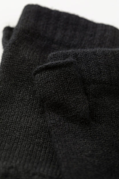 Johnstons of Elgin AW25 Knitted Accessories Black Black Cashmere Wrist Warmers HAD03215SA090055