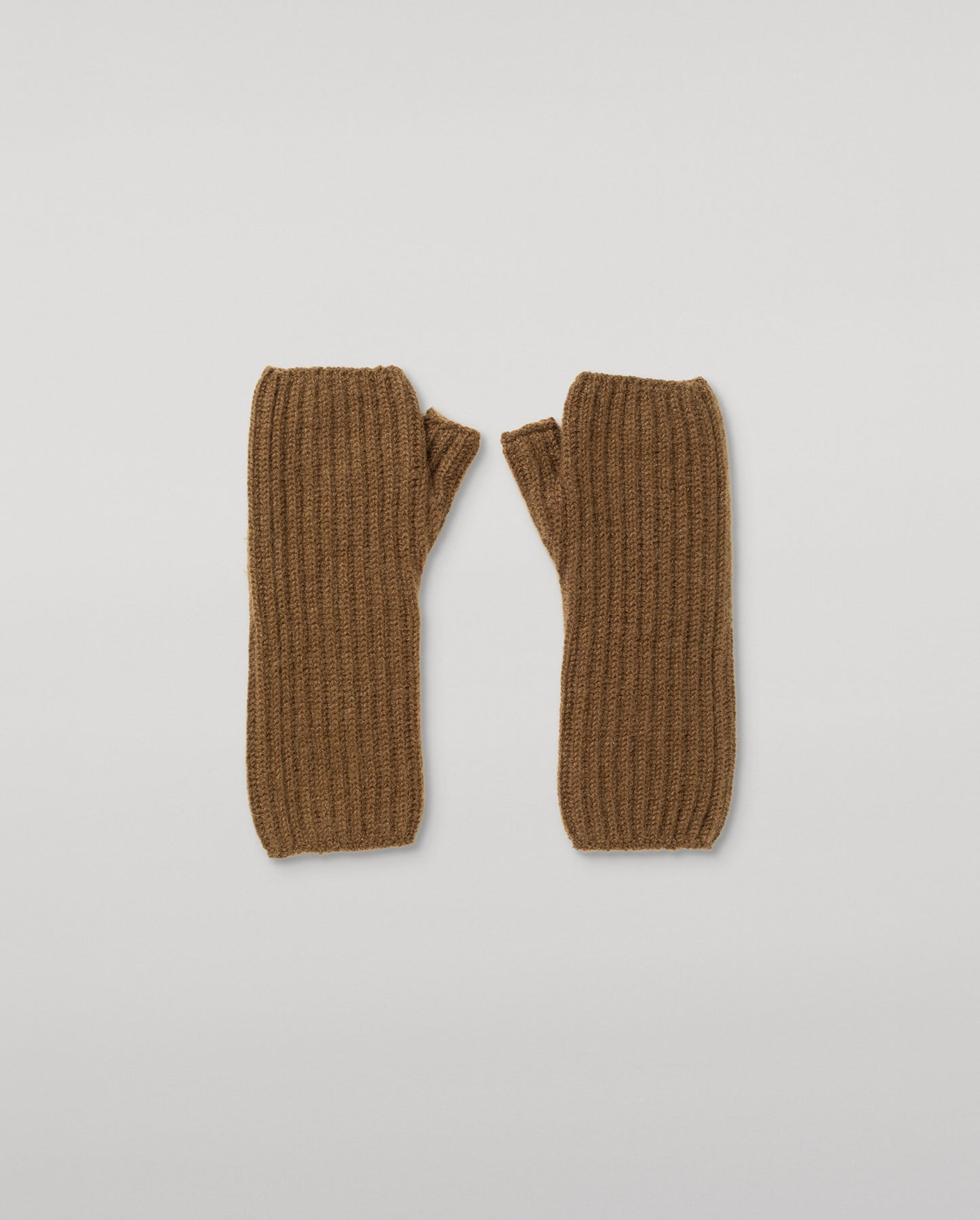 JOHNSTONS OF ELGIN CASHMERE RIBBED DELLA WRISTWARMERS GREEN 100% CASHMERE HAE02681SC4756ONE