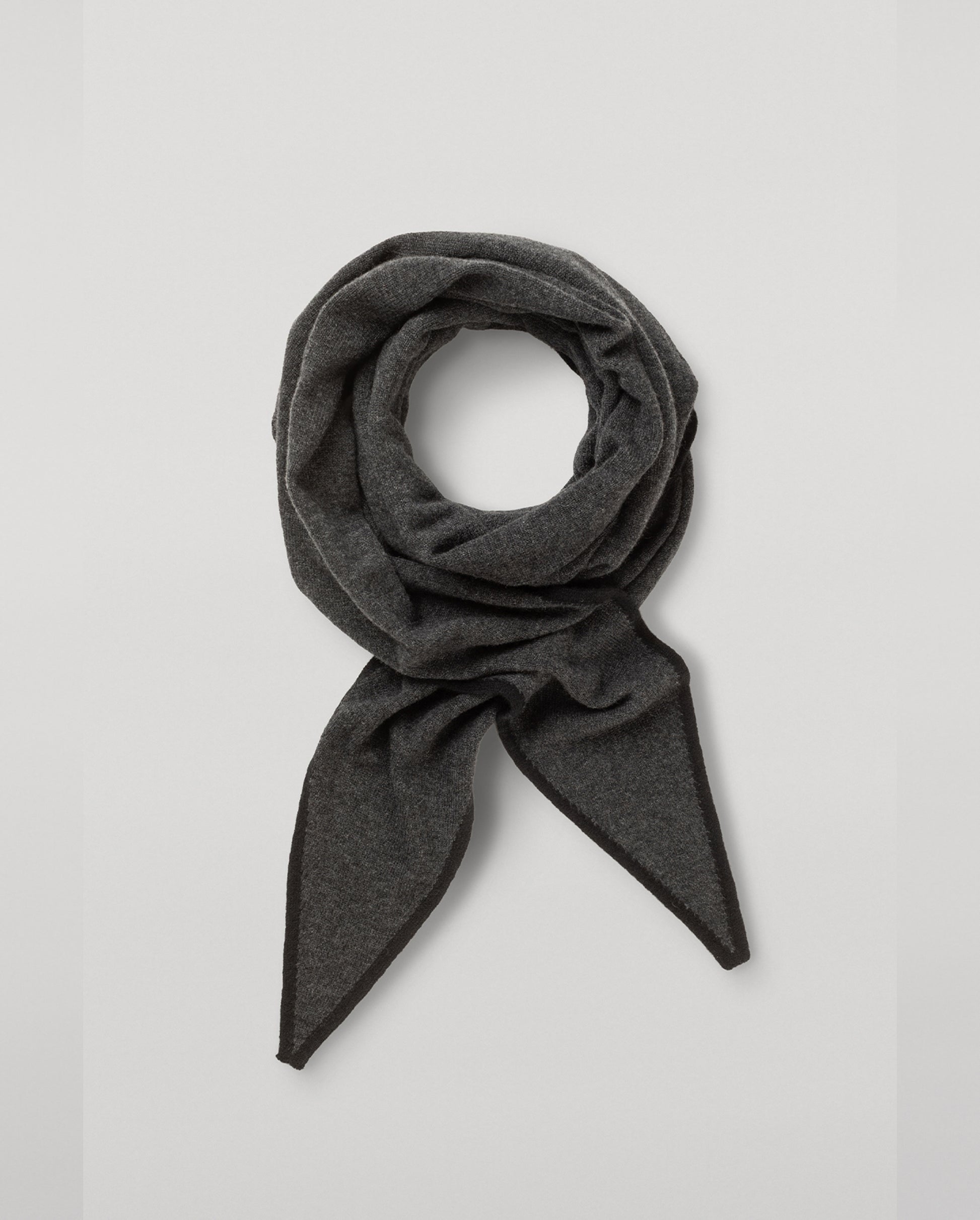 JOHNSTONS OF ELGIN CASHMERE GAUZY ETHEL DIAMOND SCARF BLACK & GREY 100% CASHMERE HAE03401Q26237ONE