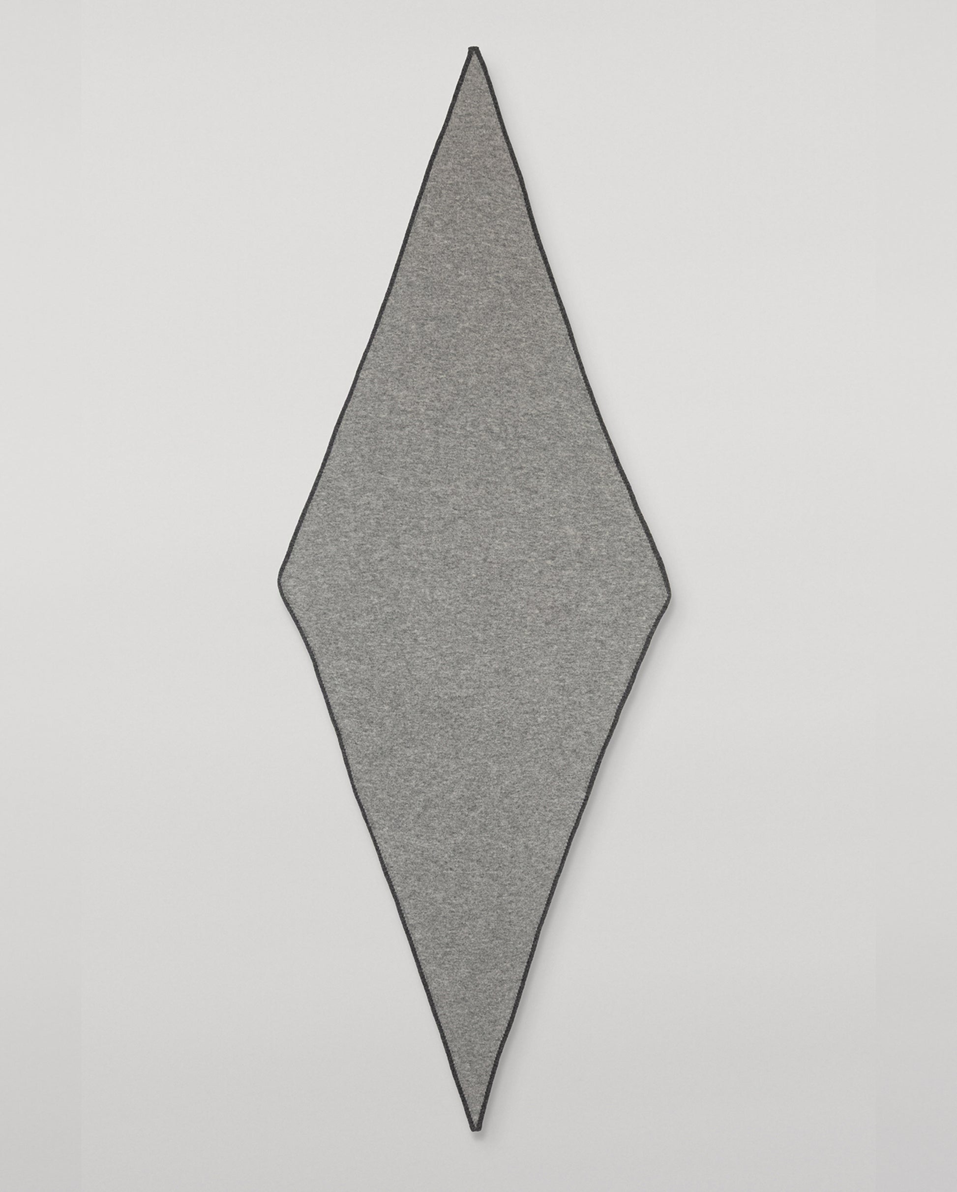 JOHNSTONS OF ELGIN CASHMERE GAUZY ETHEL DIAMOND SCARF GREY 100% CASHMERE HAE03401Q26239ONE