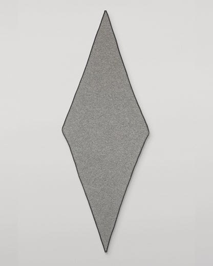 JOHNSTONS OF ELGIN CASHMERE GAUZY ETHEL DIAMOND SCARF GREY 100% CASHMERE HAE03401Q26239ONE