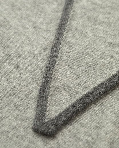 JOHNSTONS OF ELGIN CASHMERE GAUZY ETHEL DIAMOND SCARF GREY 100% CASHMERE HAE03401Q26239ONE