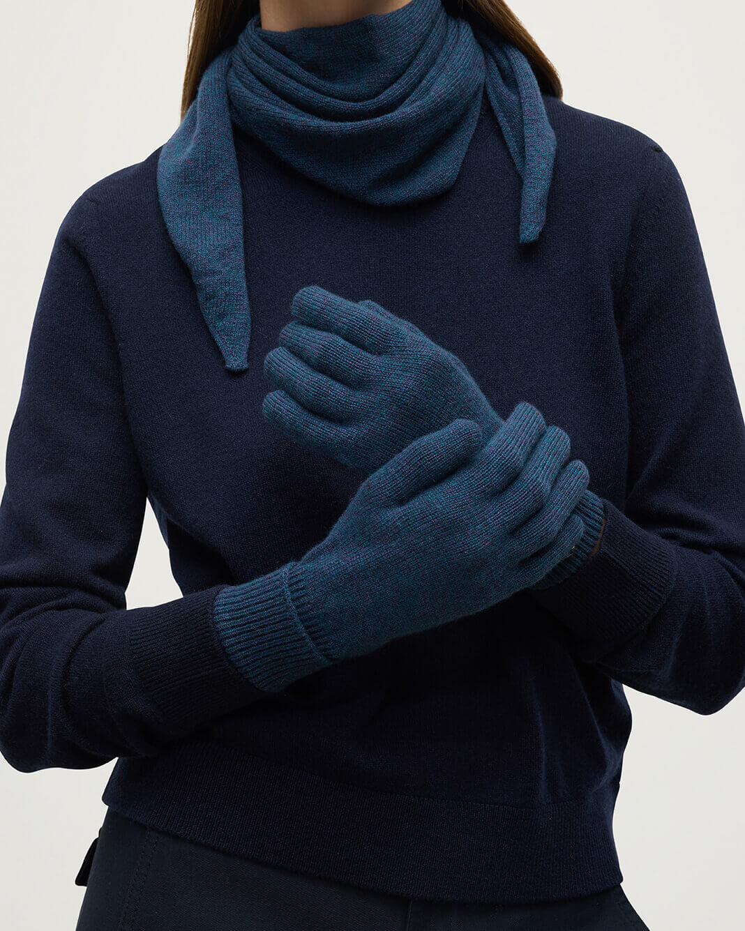 Johnstons of Elgin AW25 Knitted Accessories Heather Navy Navy Cashmere Gloves with Turnback Cuffs HBJ03523HD7321ONE