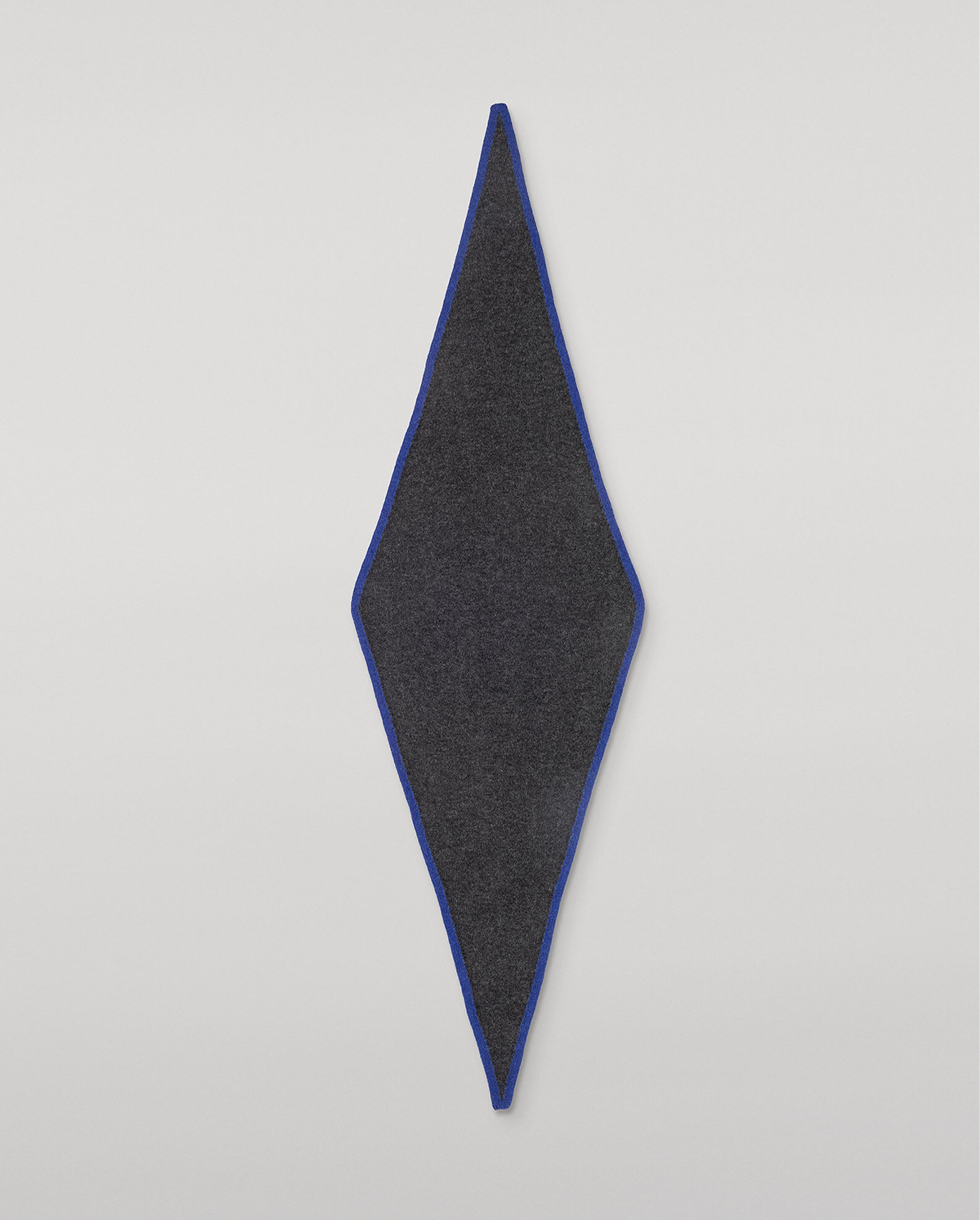 JOHNSTONS OF ELGIN CASHMERE GAUZY ANYA DIAMOND NECK TIE GREY & BLUE 100% CASHMERE HAE03431Q26238ONE