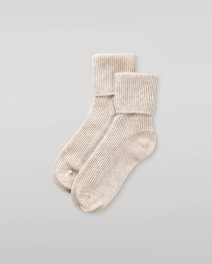 JOHNSTONS OF ELGIN WOMENS CASHMERE TRAVEL SOCK NATURAL 100% CASHMERE HAG02565HA0402ONE