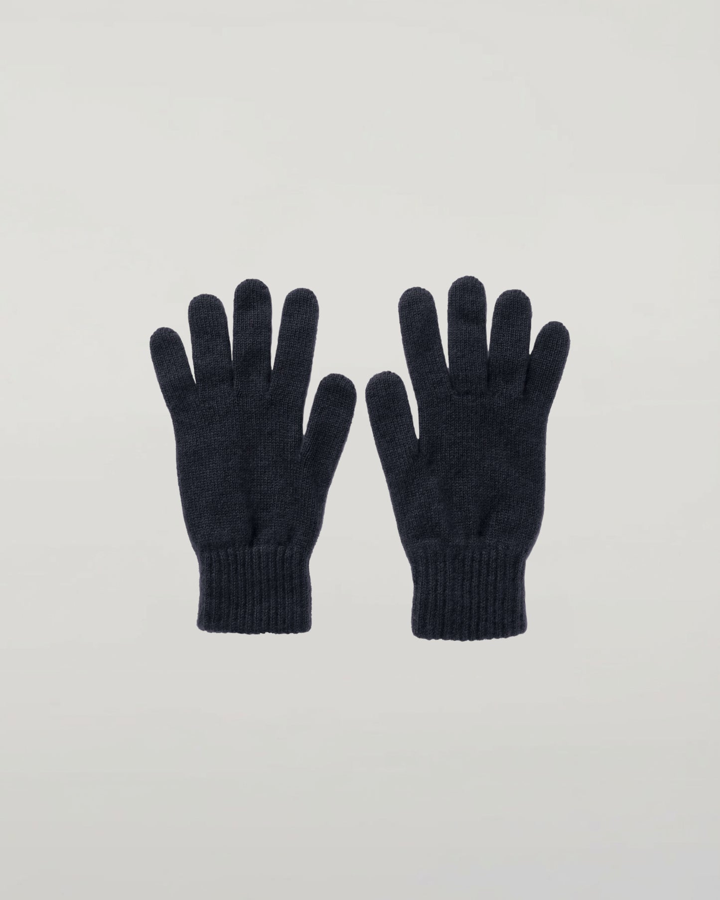 Johnstons of Elgin Men's Navy Cashmere Accessories Gift Set 365GIFTSET6A
