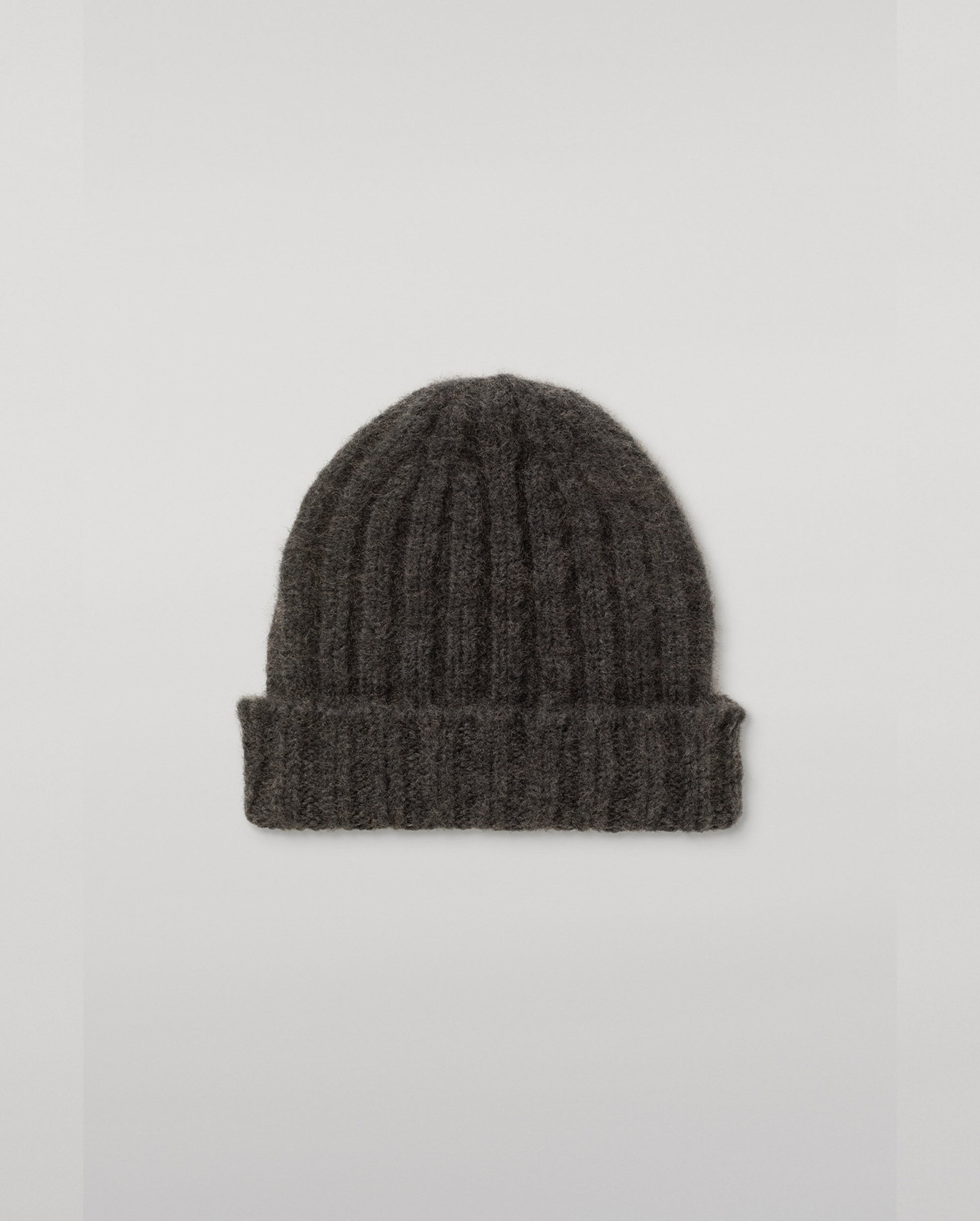 JOHNSTONS OF ELGIN BRUSHED CASHMERE SILK FLAT RIB PEAK TOP BYRNE BEANIE DARK GREY 74% CASHMERE, 26% SILK HBC01179HA7232ONE