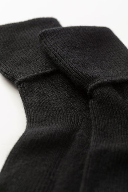 Johnstons of Elgin Knitted Accessories Black  Women's Black Cashmere Socks HBN00007SA0900ONE