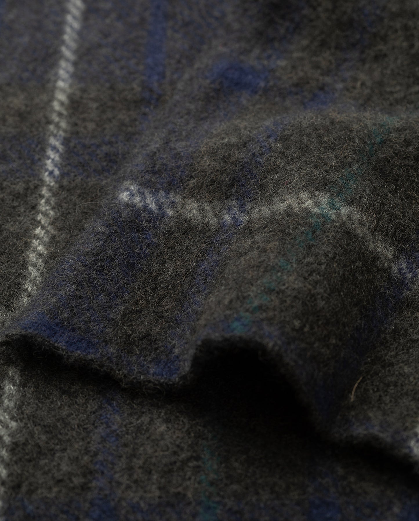 JOHNSTONS OF ELGIN BRUSHED CASHMERE SILK INTARSIA CHECK BAIRD SCARF BLUE 74% CASHMERE, 26% SILK HBP01178JU1626ONE