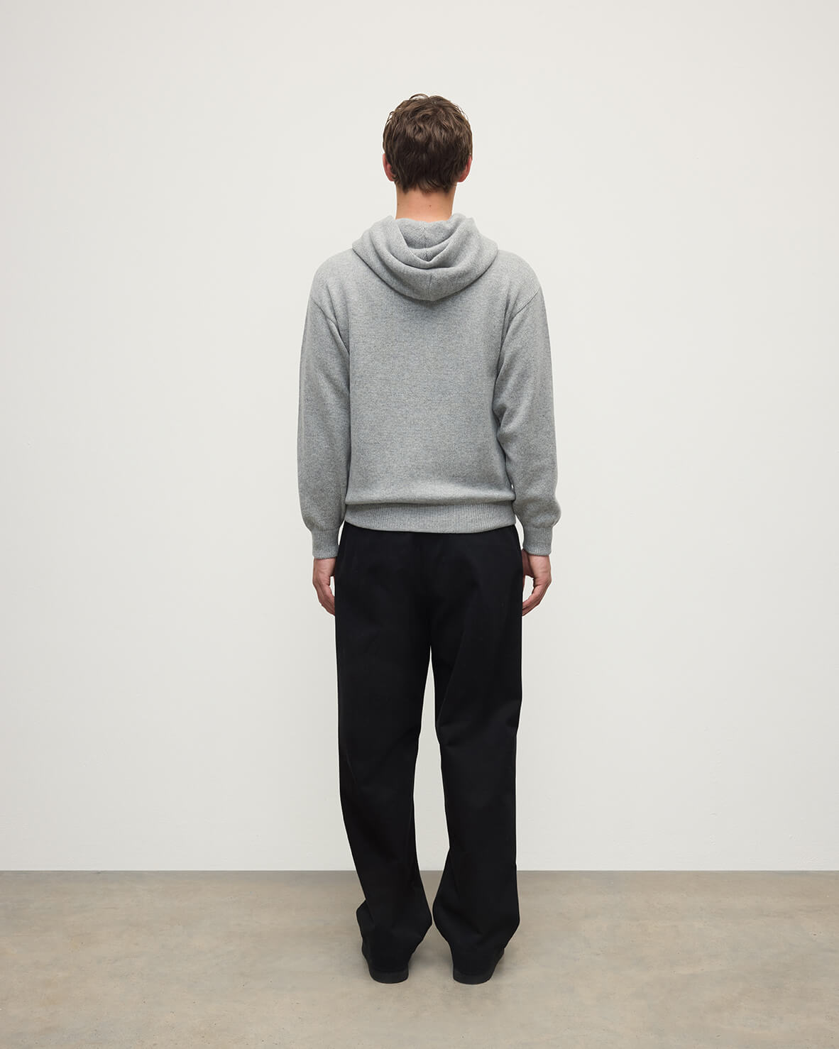Johnstons of Elgin men's light grey cashmere hoodie KAA05271HA0308