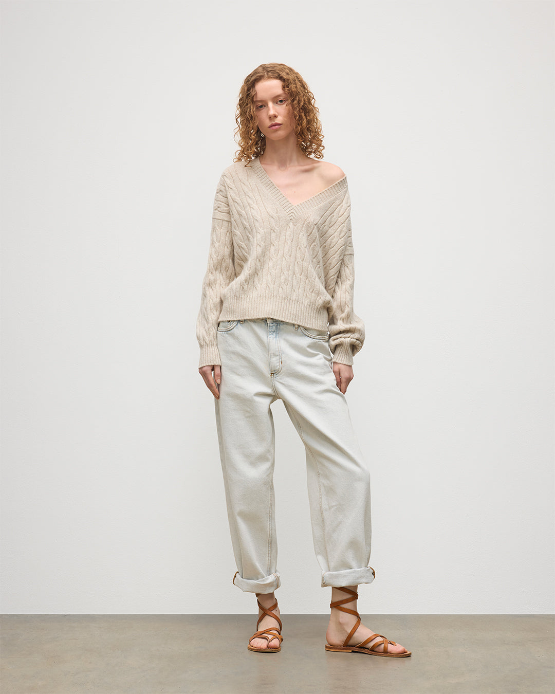JOHNSTONS OF ELGIN WOMENS KYLESKU DEEP VEE SWEATER CREAM 100% CASHMERE KAA05728HA0396