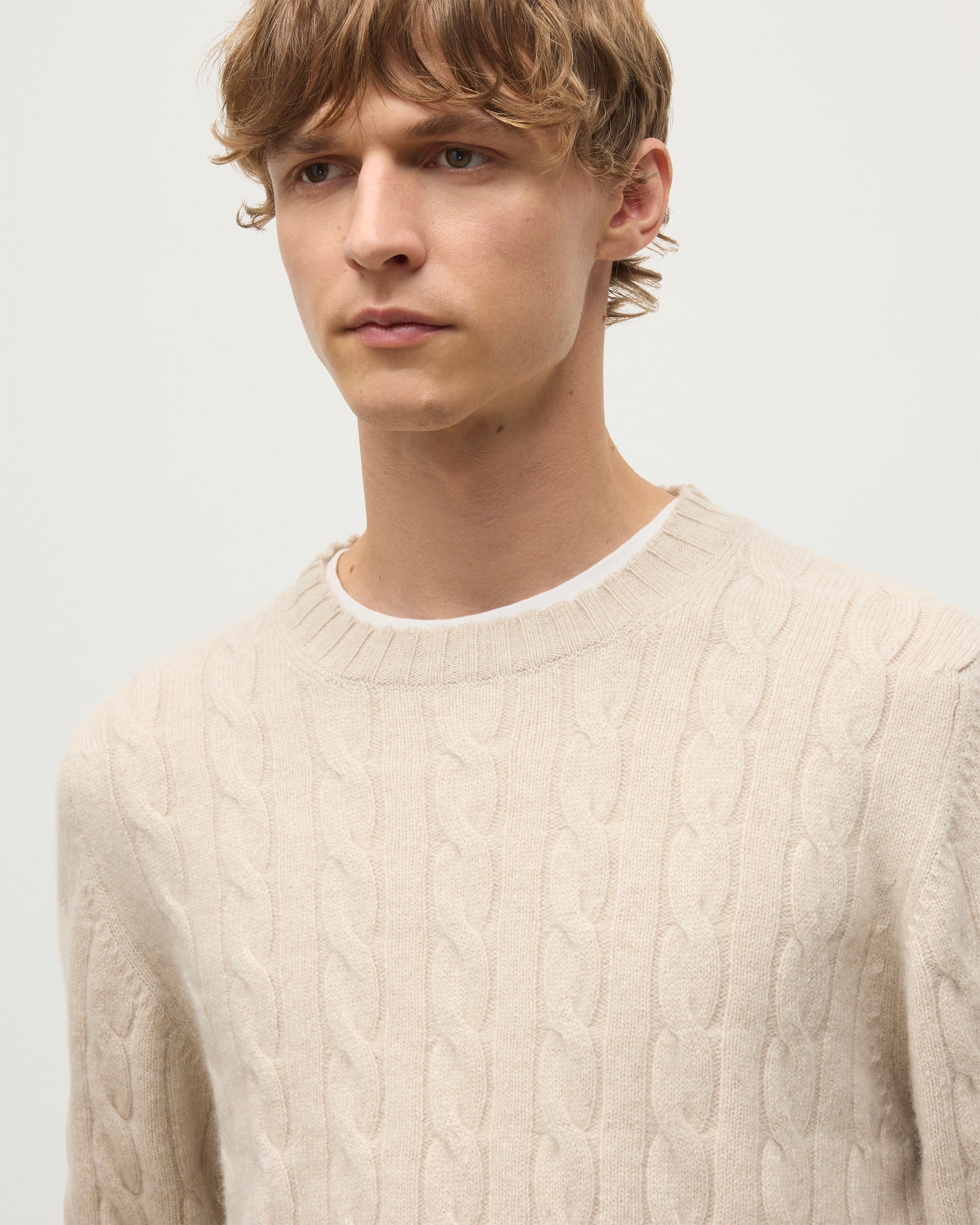 Johnstons of Elgin men's 100% cashmere cable sweater in natural KAA05754HA0396