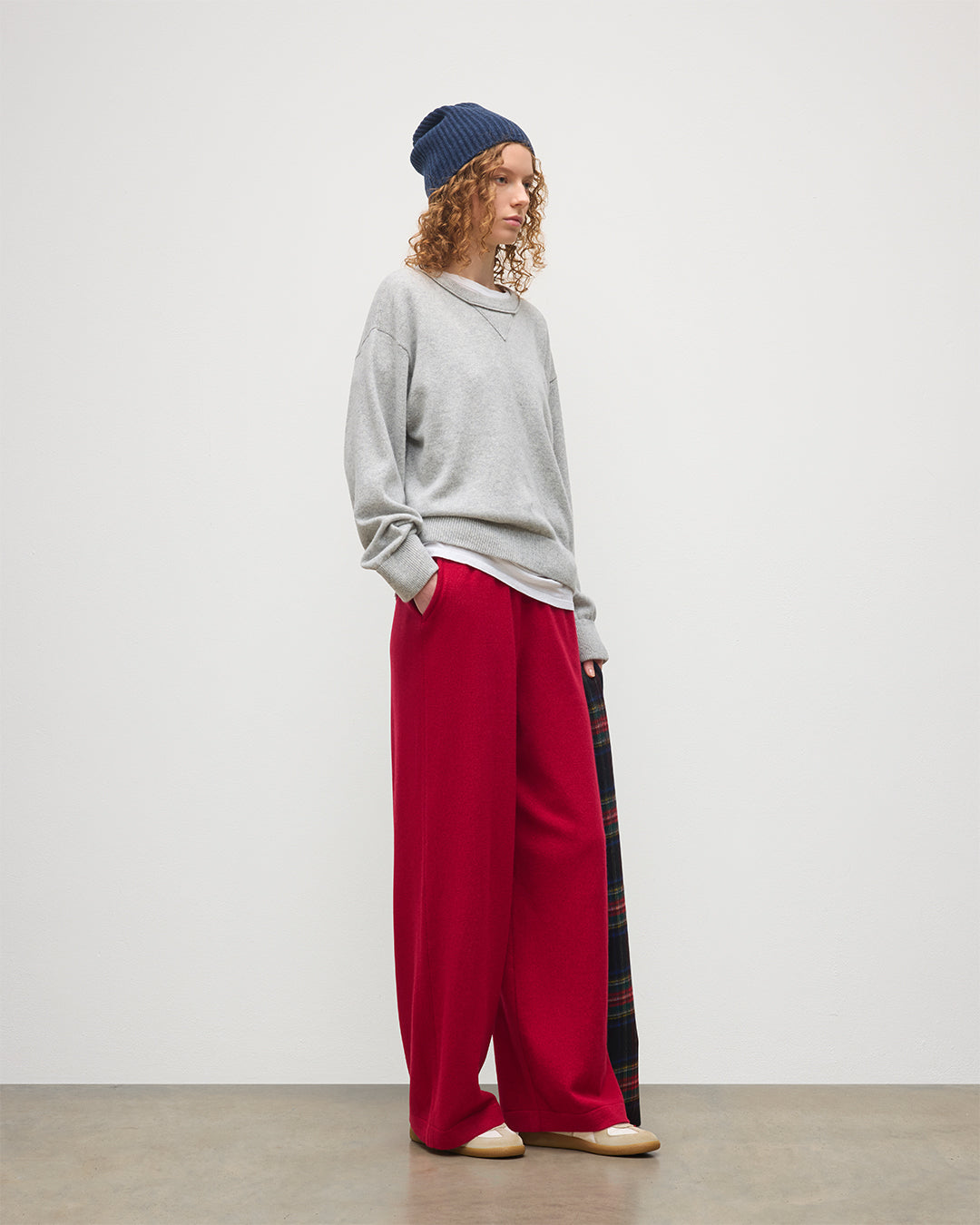 JOHNSTON OF ELGIN WOMENS STELLA SWEATSHIRT GREY 100% CASHMERE WITH COLL RED CASHMER TROUSERS, NAVY BEANIE AND BLACK STEWART CASHMERE SCARF KAA05770HA0399