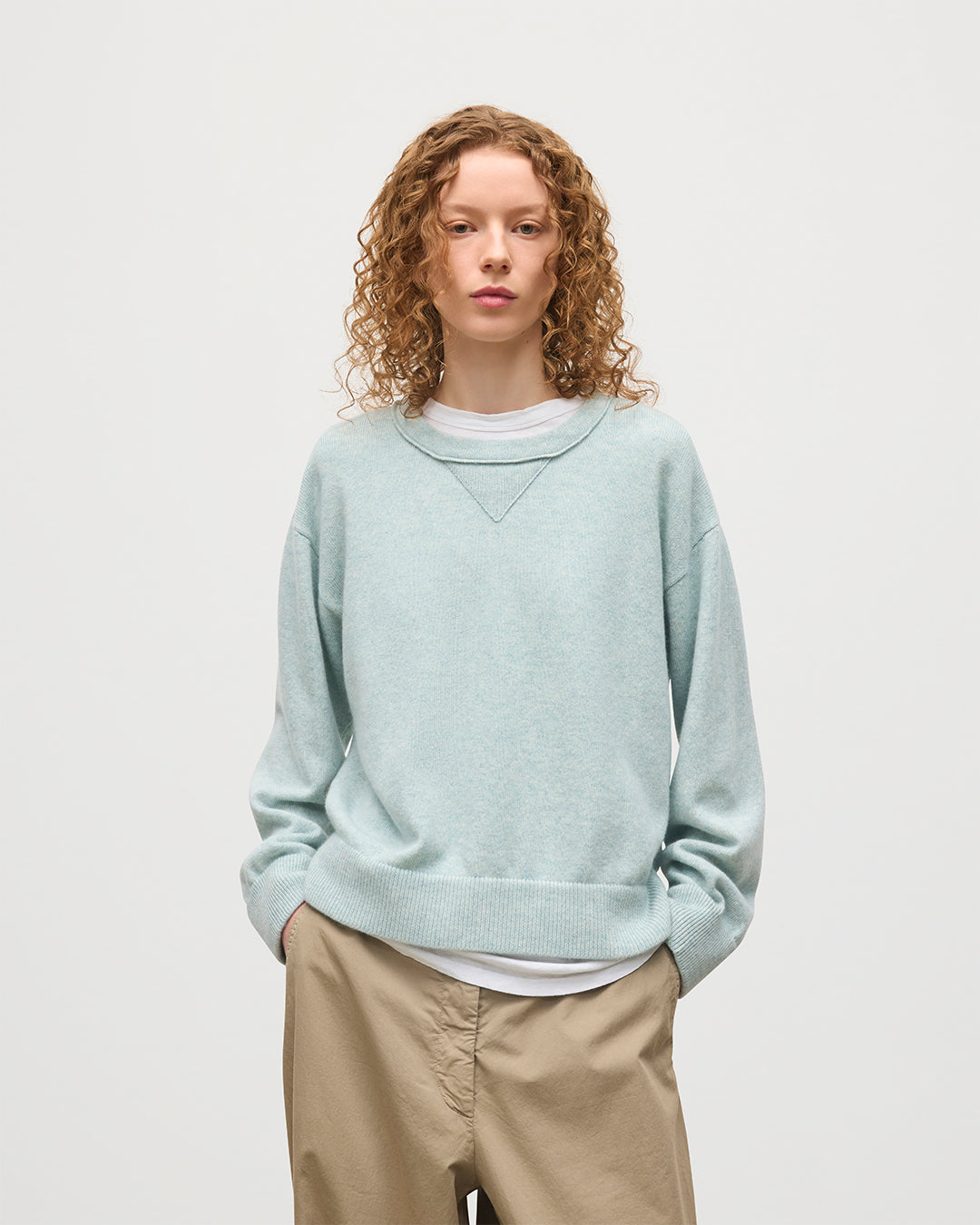 JOHNSTONS OF ELGIN WOMENS STELLA SWEATSHIRT LIGHT GREEN 100% CASHMERE KAA05770HC0047