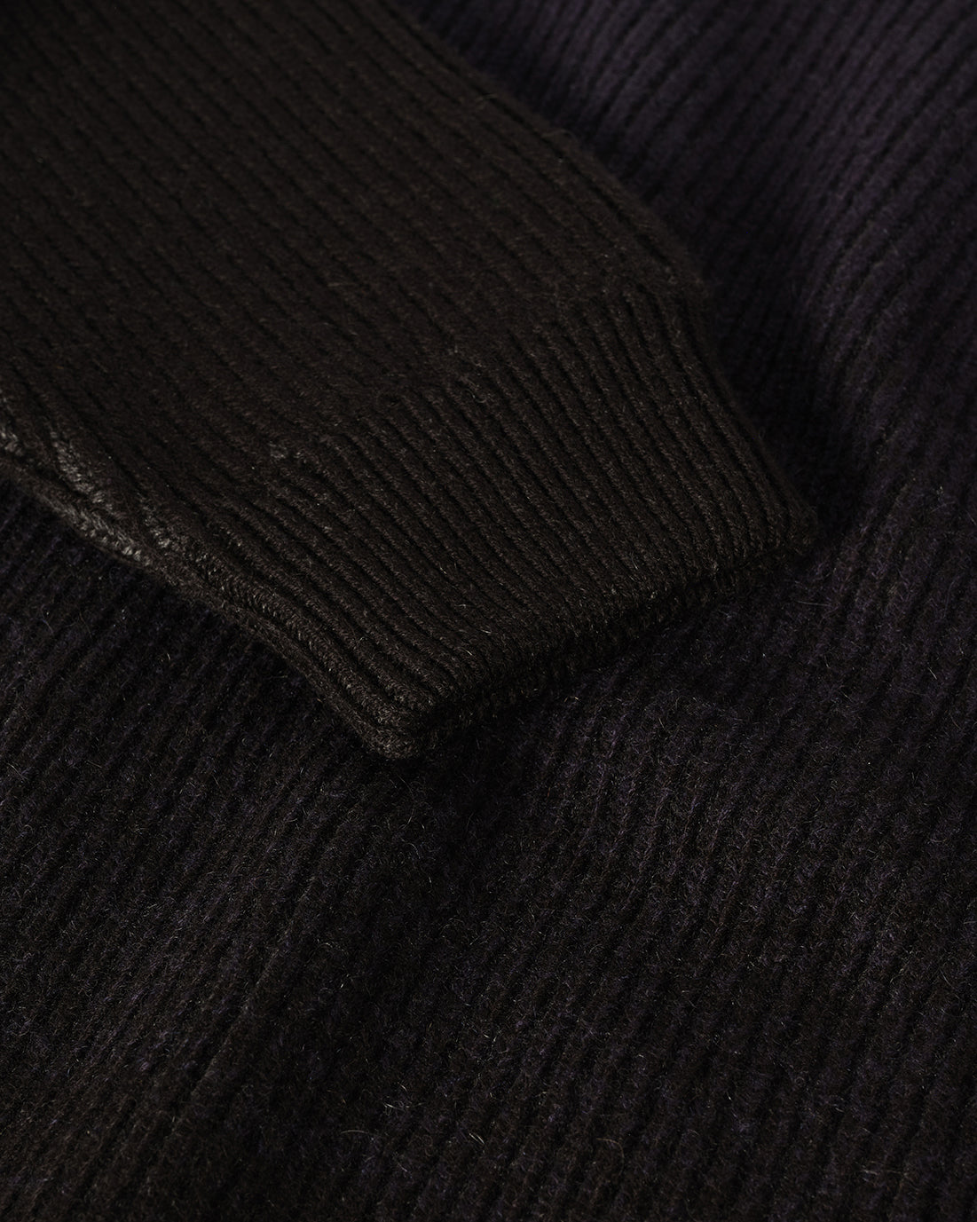 JOHNSTONS OF ELGIN PIONEER CREW SWEATER CASHMERE RIBBED OMBRE CREW NECK SWEATER - 6 PLY BLACK 100% CASHMERE KAA05954Q26321