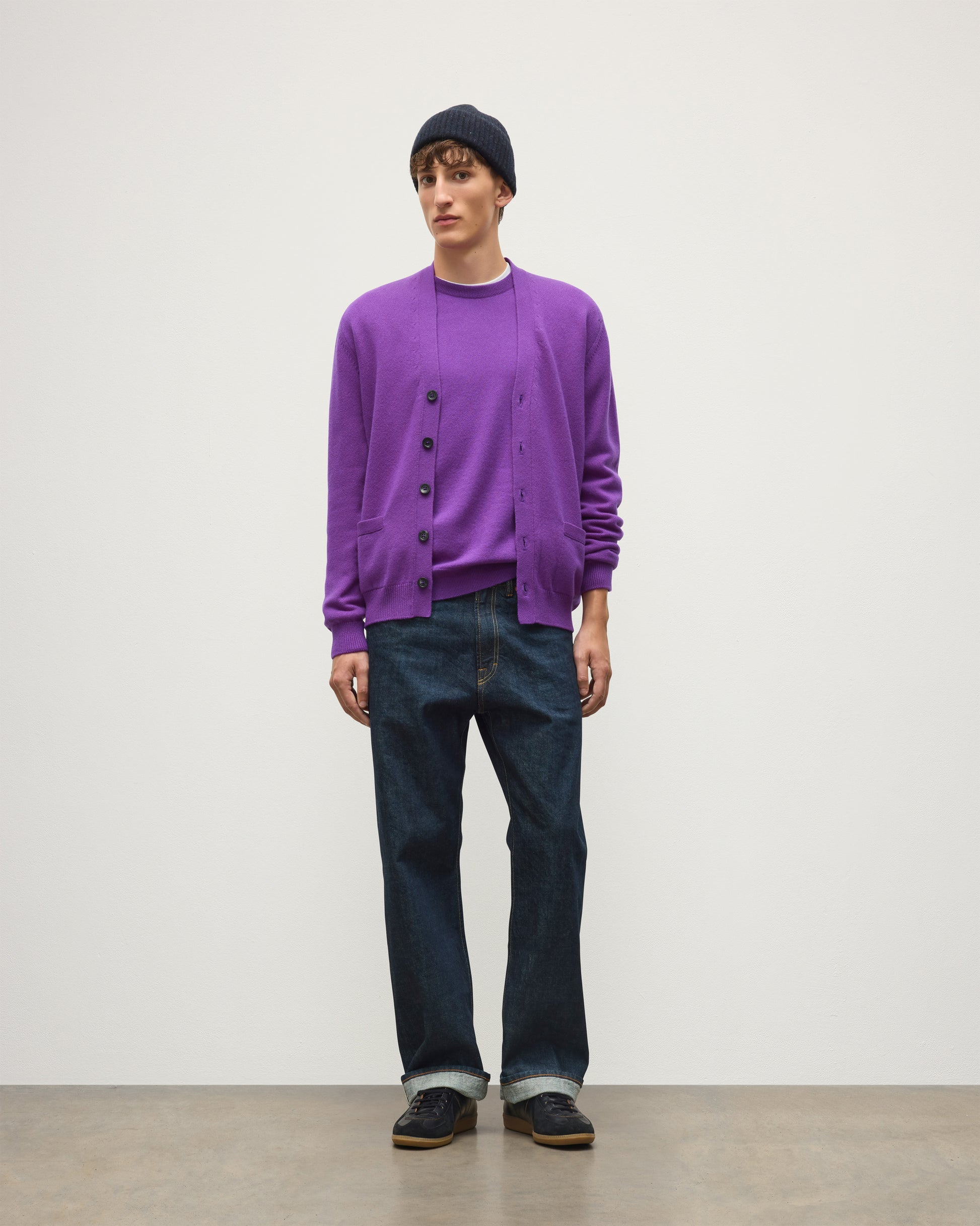 JOHNSTONS OF ELGIN REDPATH VEE NECK CARDIGAN CASHMERE VEE NECK CARDIGAN - 4 PLY PURPLE 100% CASHMERE KAA05962SD5371