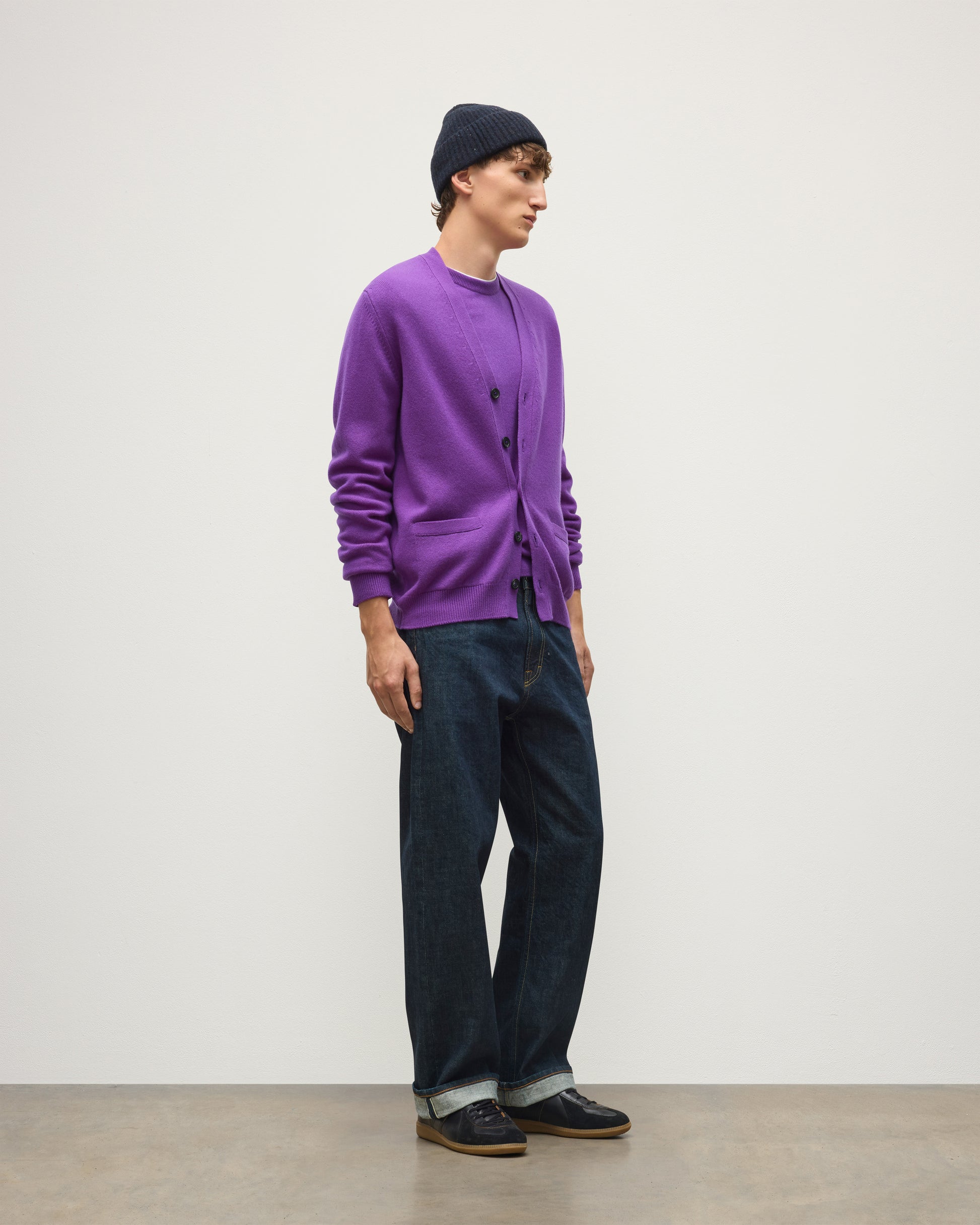 JOHNSTONS OF ELGIN REDPATH VEE NECK CARDIGAN CASHMERE VEE NECK CARDIGAN - 4 PLY PURPLE 100% CASHMERE KAA05962SD5371