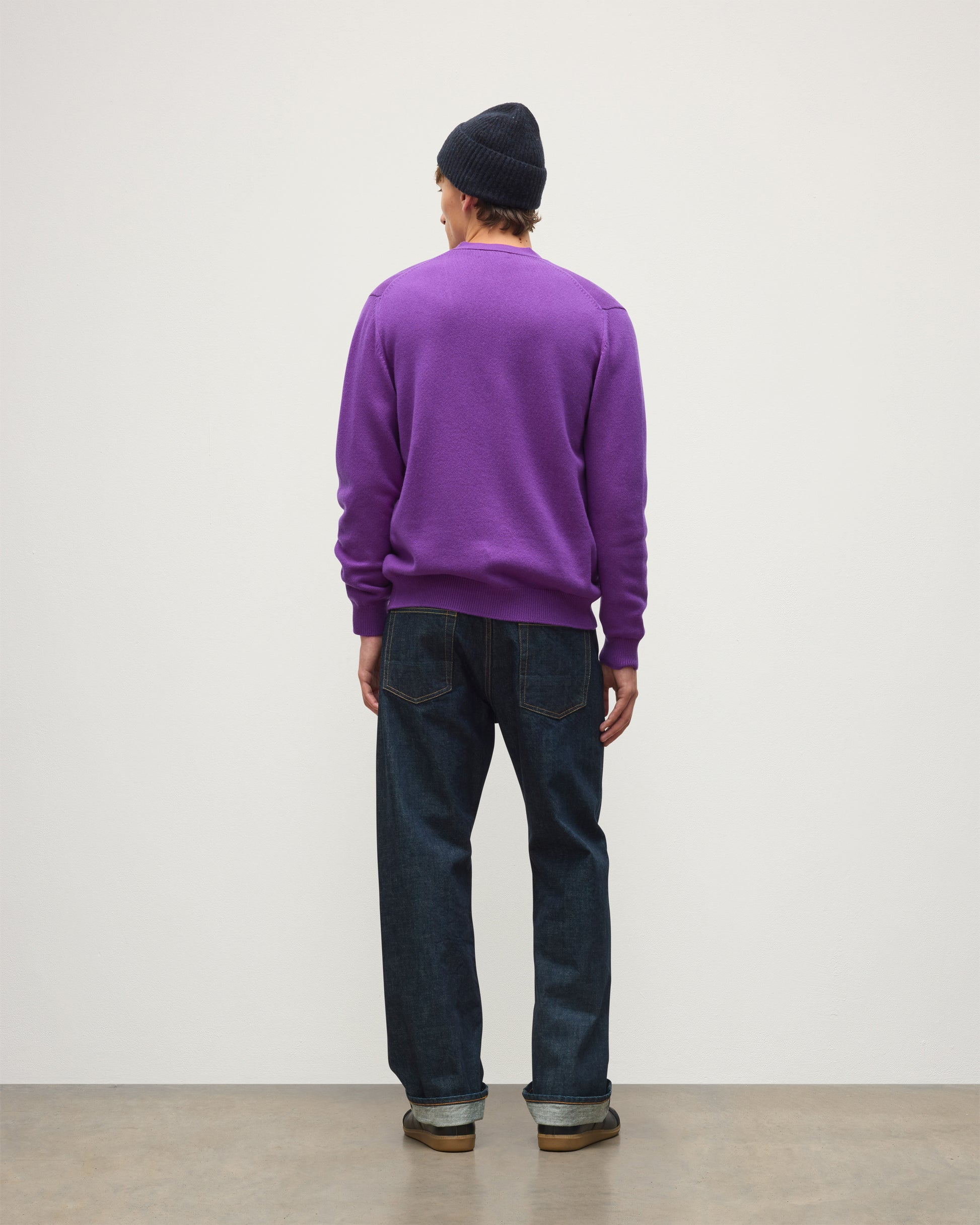 JOHNSTONS OF ELGIN REDPATH VEE NECK CARDIGAN CASHMERE VEE NECK CARDIGAN - 4 PLY PURPLE 100% CASHMERE KAA05962SD5371