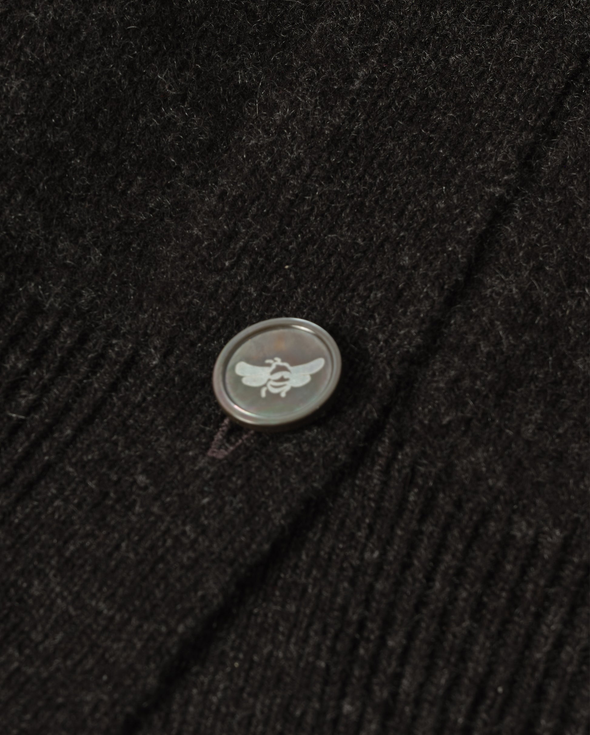 JOHNSTONS OF ELGIN WILD THISTLE INTARSIA CARDIGAN CASHMERE THISTLE INTARSIA VEE NECK CARDIGAN WITH POCKETS DARK GREY 100% CASHMERE KAA05974JU1657