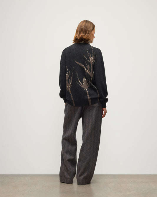 JOHNSTONS OF ELGIN WILD THISTLE INTARSIA CARDIGAN CASHMERE THISTLE INTARSIA VEE NECK CARDIGAN WITH POCKETS DARK GREY 100% CASHMERE KAA05974JU1657