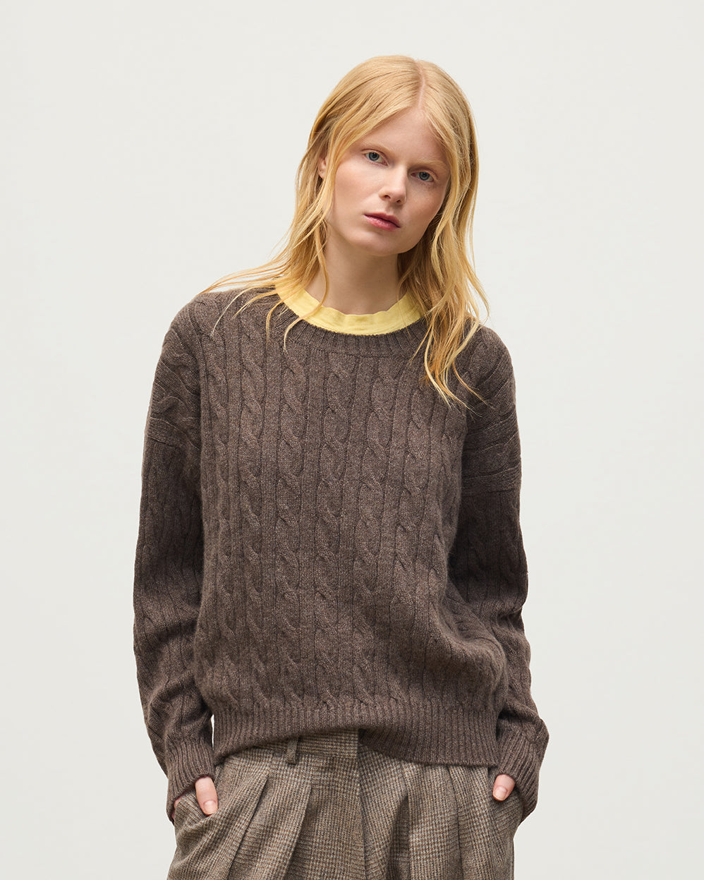 JOHNSTONS OF ELGIN KYLESKU CREW SWEATER CASHMERE CABLE ROUND NECK SWEATER BROWN 100% CASHMERE KAA06028HB7126