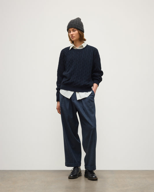 JOHNSTONS OF ELGIN KYLESKU CREW SWEATER CASHMERE CABLE ROUND NECK SWEATER DARK BLUE 100% CASHMERE KAA06028HD7347