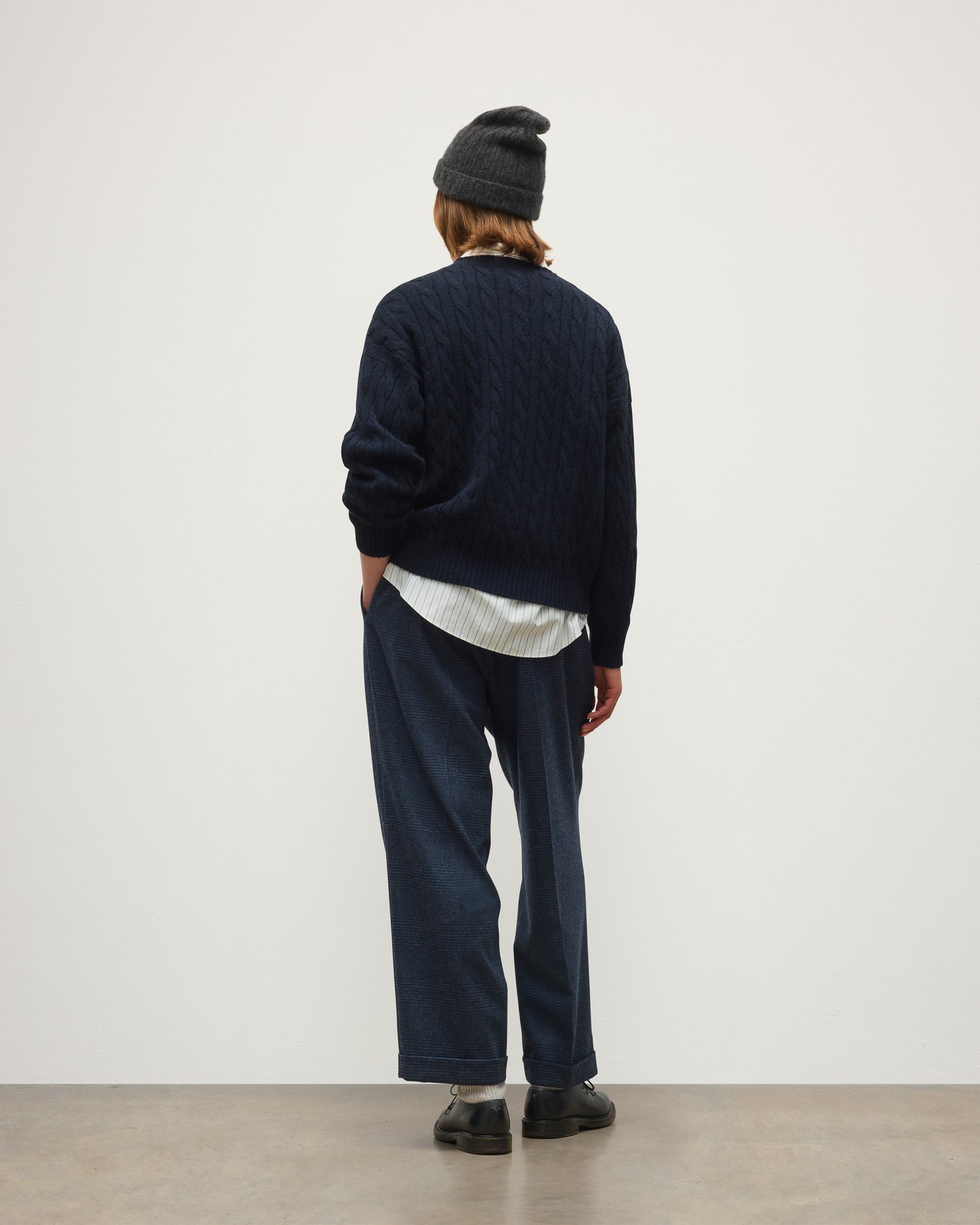 JOHNSTONS OF ELGIN KYLESKU CREW SWEATER CASHMERE CABLE ROUND NECK SWEATER DARK BLUE 100% CASHMERE KAA06028HD7347