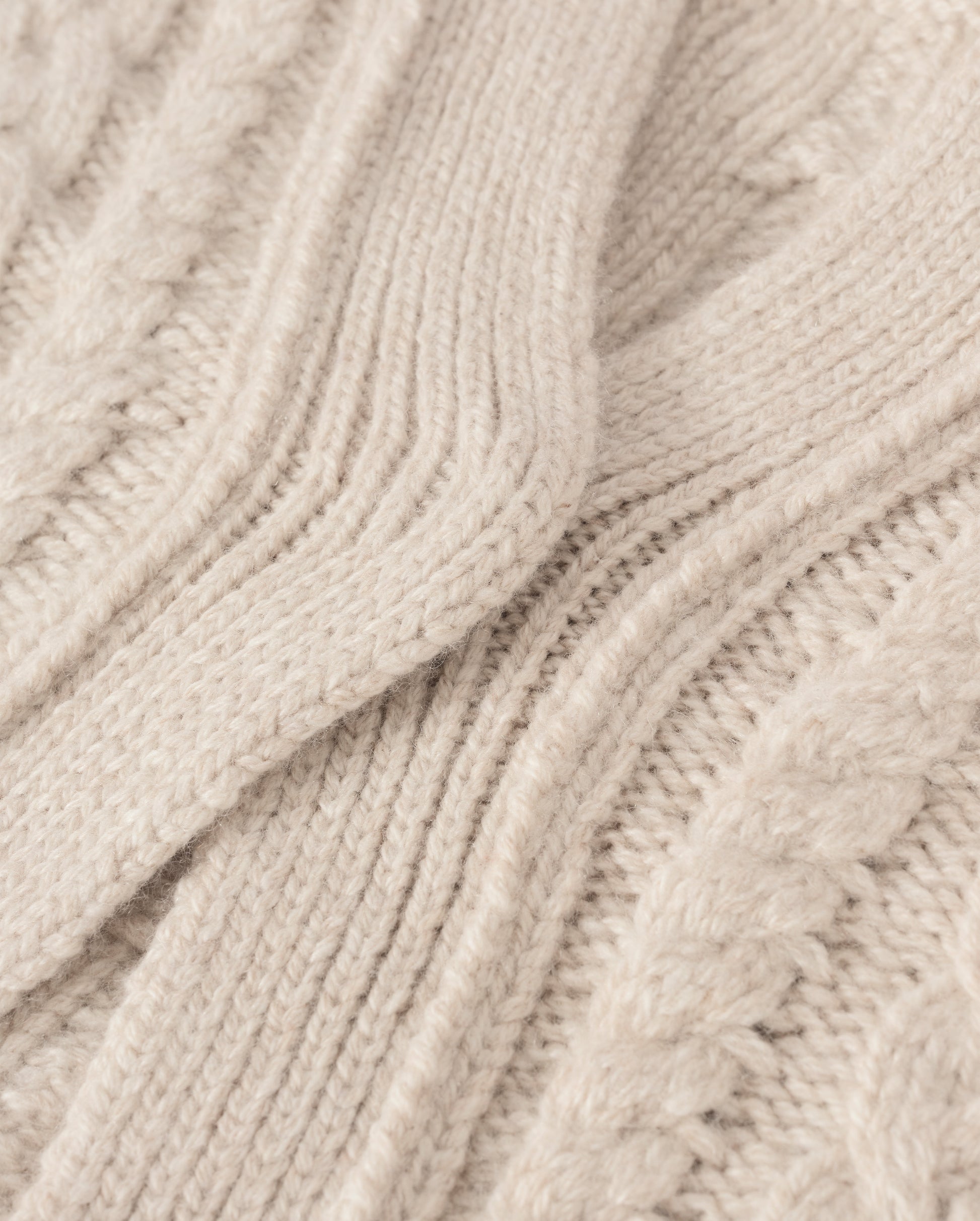 JOHNSTONS OF ELGIN MABEL VEE CARDIGAN CASHMERE ARAN CABLE VEE NECK CARDIGAN DETAIL ON BACK CREAM 100% CASHMERE KAB05982HA0396