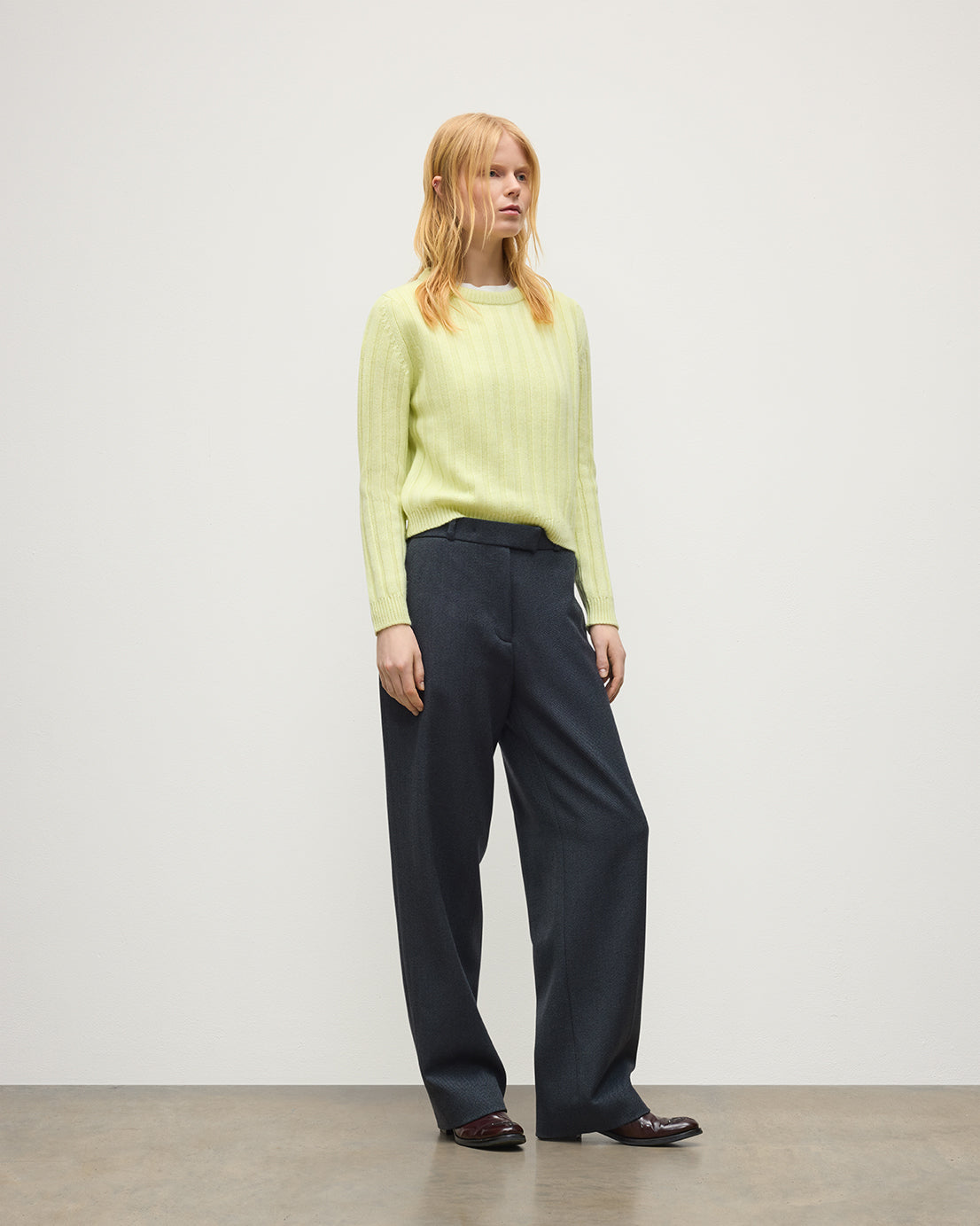 JOHNSTONS OF ELGIN LECHT CREW SWEATER PETITE CASHMERE FLAT RIB ROUND NECK SWEATER - 8 PLY LIGHT YELLOW 100% CASHMERE KAC05706HF0025