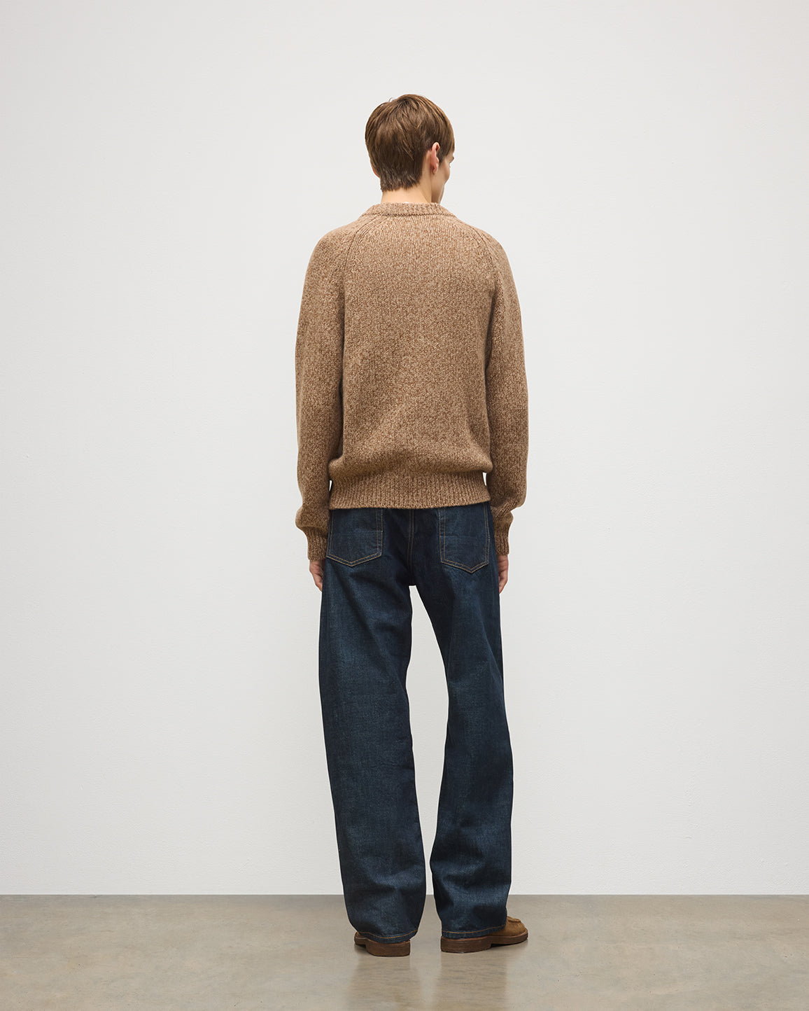 JOHNSTONS OF ELGIN FYFE CREW SWEATER CASHMERE 3 COLOUR MARL CREW SWEATER - 6 PLY BROWN MARL 100% CASHMERE WITH ATHOLL OVERSHIRT KAC05753007013