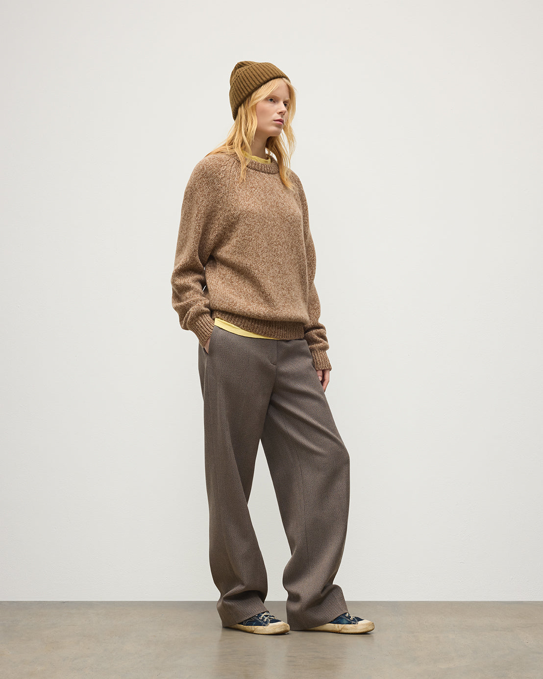JOHNSTONS OF ELGIN FYFE CREW SWEATER CASHMERE 3 COLOUR MARL CREW SWEATER - 6 PLY BROWN MARL 100% CASHMERE UAC05753007013