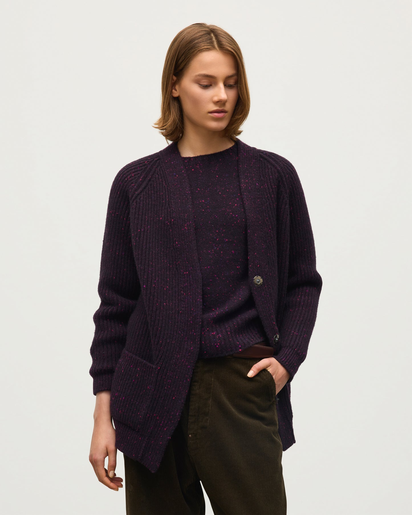 JOHNSTONS OF ELGIN NORAH CARDIGAN DONEGAL CASHMERE RIBBED CARDIGAN WITH POCKETS DARK PURPLE 100% CASHMERE KAC05992HD7360