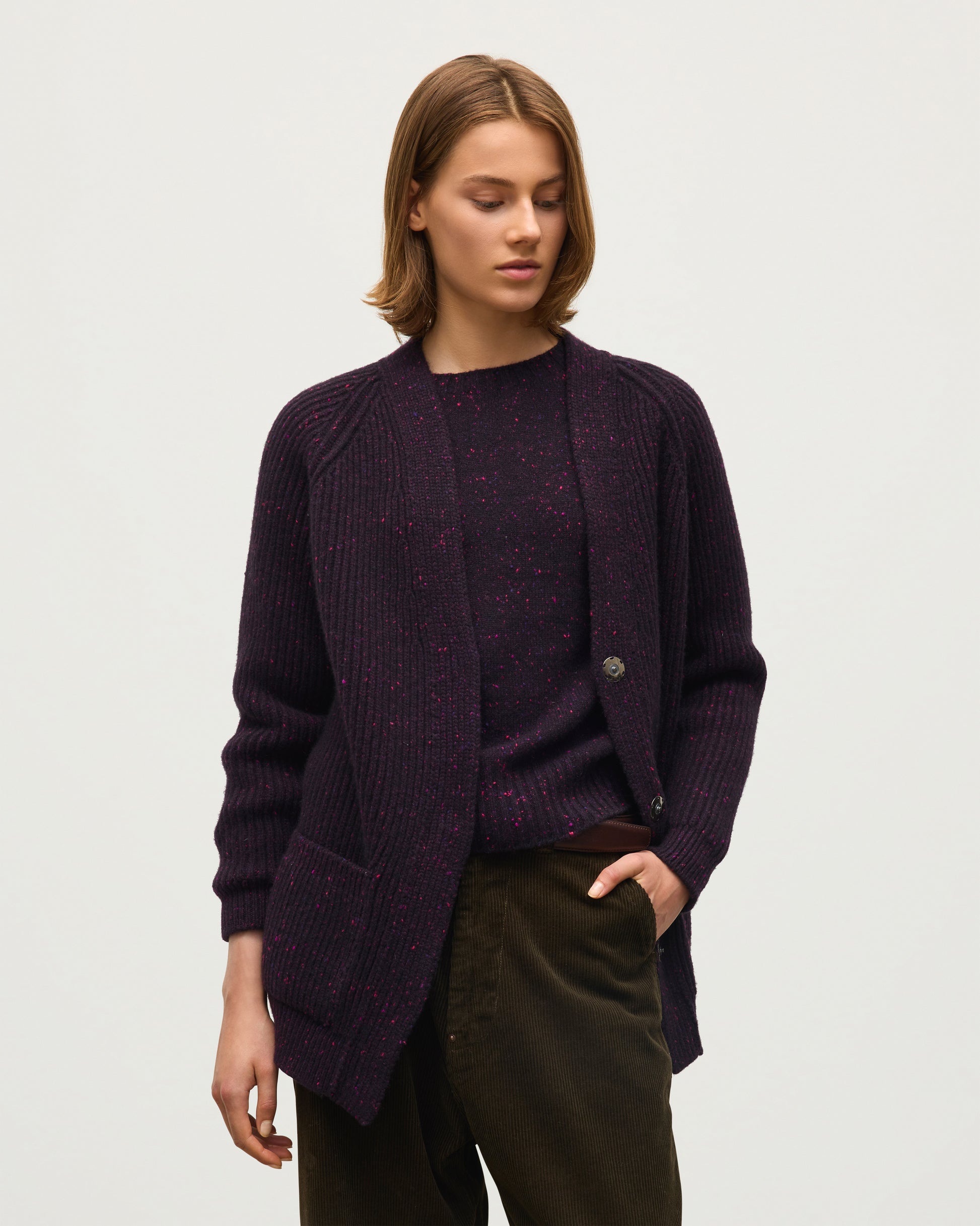 JOHNSTONS OF ELGIN NORAH CARDIGAN DONEGAL CASHMERE RIBBED CARDIGAN WITH POCKETS DARK PURPLE 100% CASHMERE KAC05992HD7360