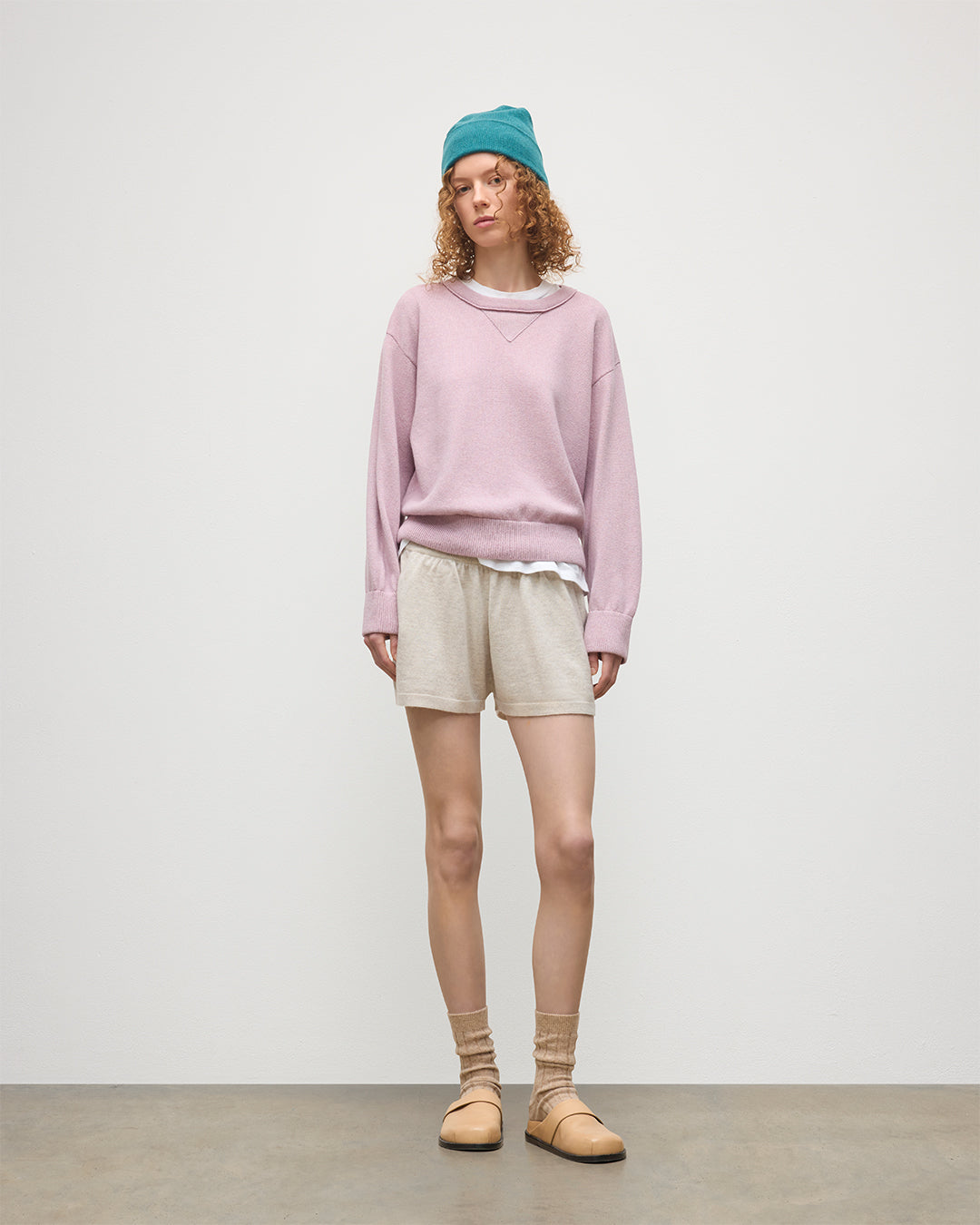 JOHNSTONS OF ELGIN WOMENS COVE CASHMERE SHORTS NATURAL KAI05078HA0402