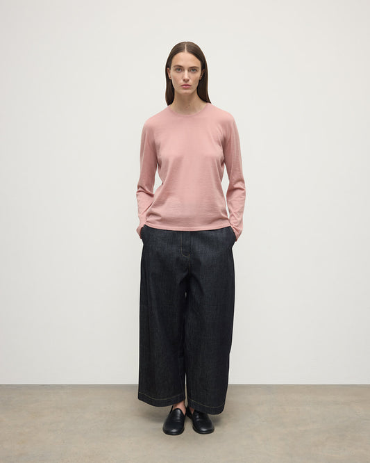 Model wearing Johnstons of Elgin AW25 Women's Knitwear Nude Superfine Cashmere Pink Jumper Front View KAI05318SE5274