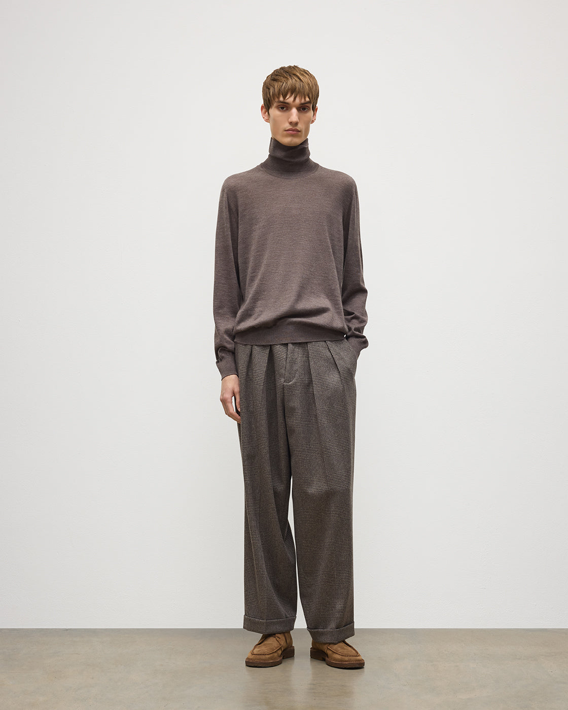JOHNSTONS OF ELGIN FIN ROLL COLLAR SUPERFINE CASHMERE ROLL COLLAR SWEATER - 3 PLY BROWN 100% CASHMERE KAI05333HB7092