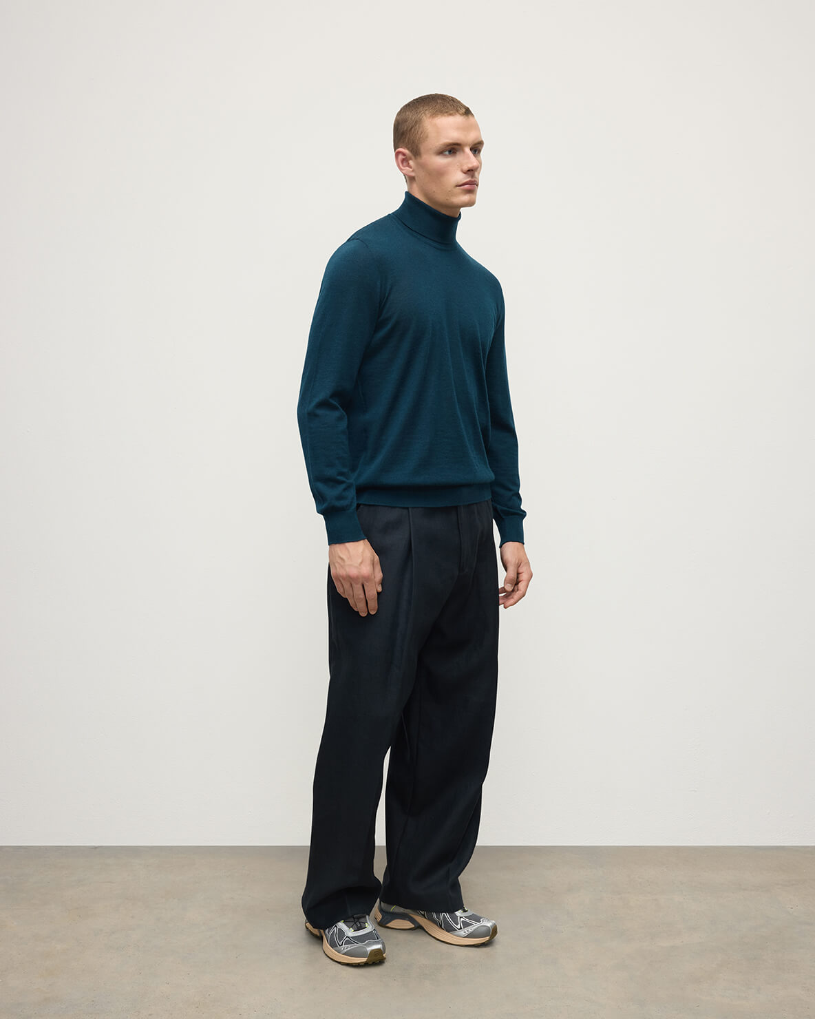 Johnstons of Elgin Men's Superfine Cashmere Green Roll Neck Sweater KAI05333SC7344