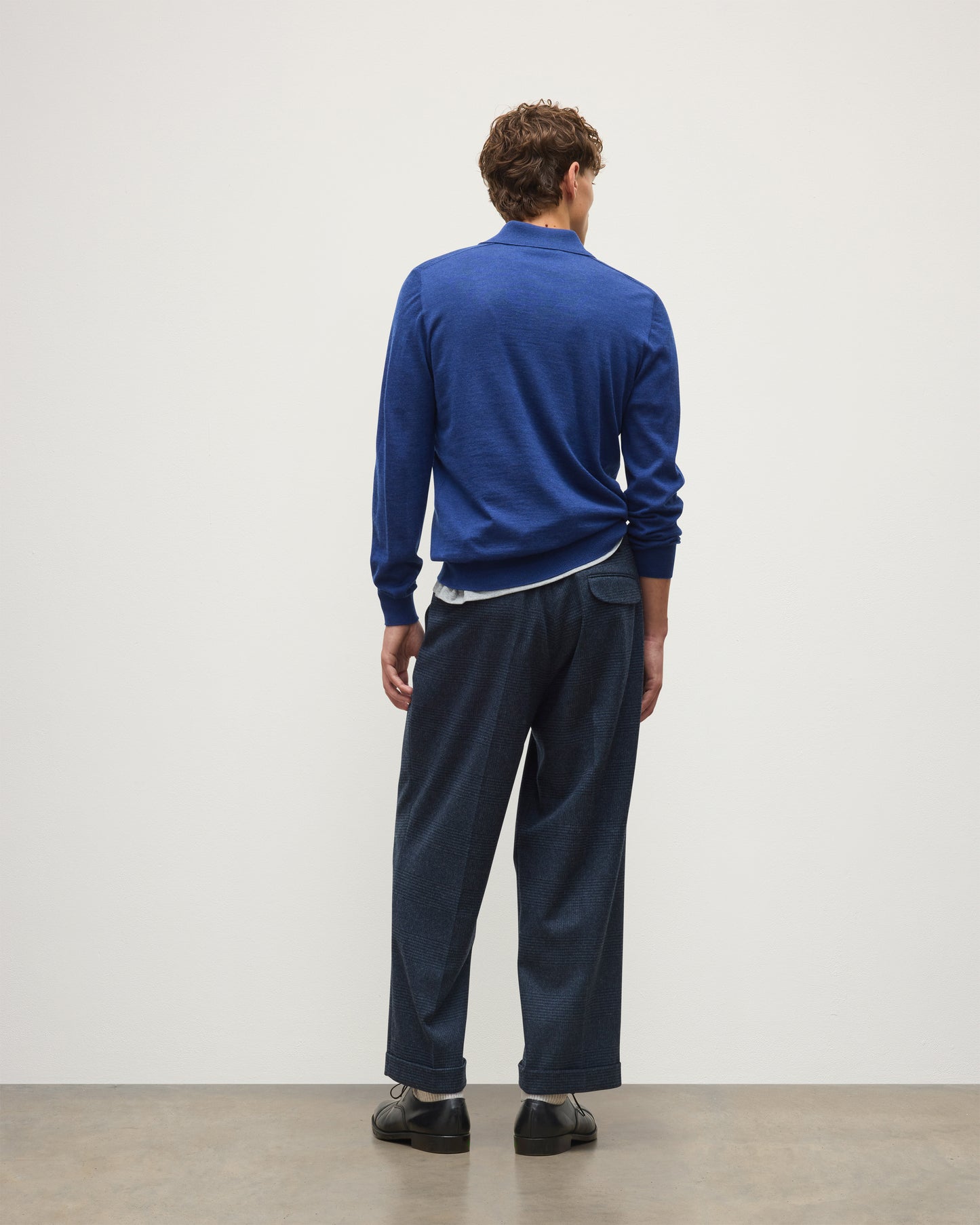 JOHNSTONS OF ELGIN FIN LONG SLEEVE POLO SHIRT SUPERFINE CASHMERE LONG SLEEVE POLO SHIRT - 3 PLY BLUE 100% CASHMERE KAI05481HD4509