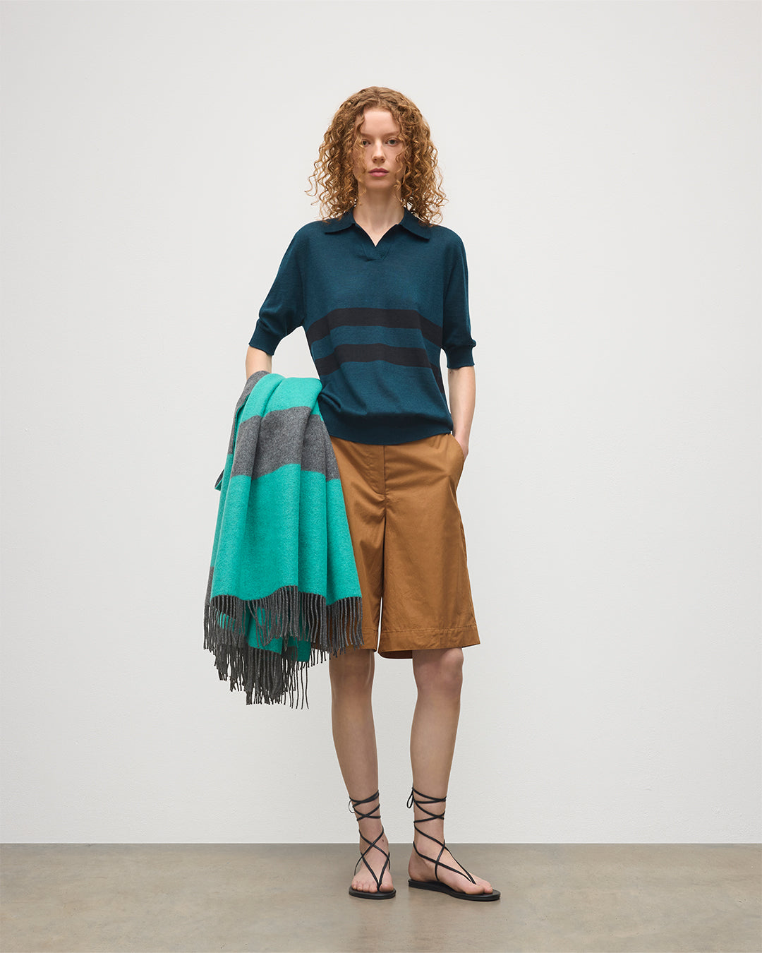 JOHNSTONS OF ELGIN WOMENS COIRA SHORT SLEEVE SHIRT GREEN & BLACK 100% SUPERFINE CASHMERE WITH CASHMERE STRIPE BLANKET IN GREEN AND GREY  KAI05714Q25997
