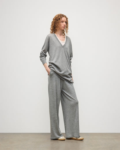 JOHNSTONS OF ELGIN WOMENS ELISE VEE SWEATER GREY 100% SUPERFINE CASHMERE WITH MATCHING TROUSERS KAI05715HA4253